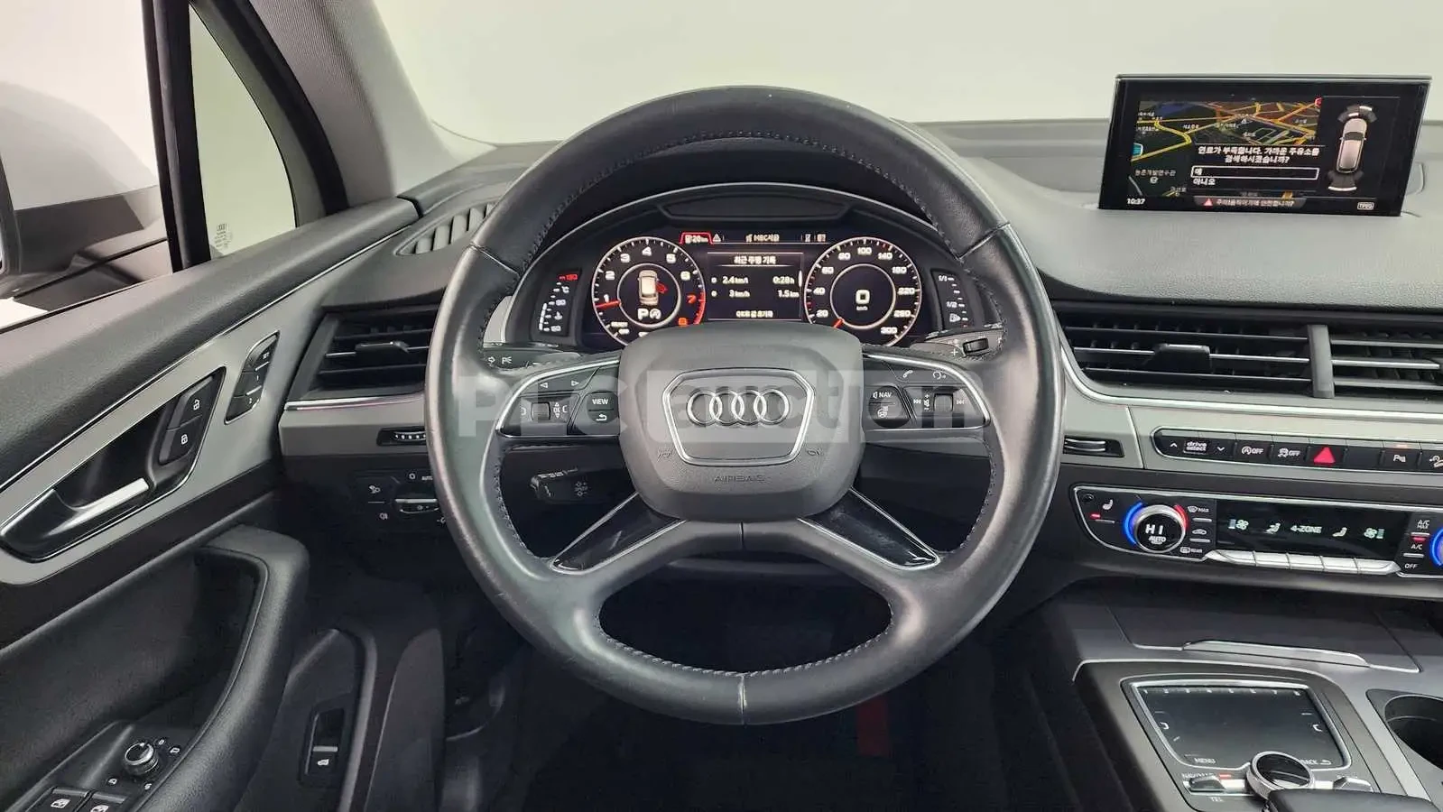 Audi Q7 PRESTIGE !ПЪЛНО ОБОРУДBАНЕ!360/PANO, снимка 11 - Автомобили и джипове - 55088420
