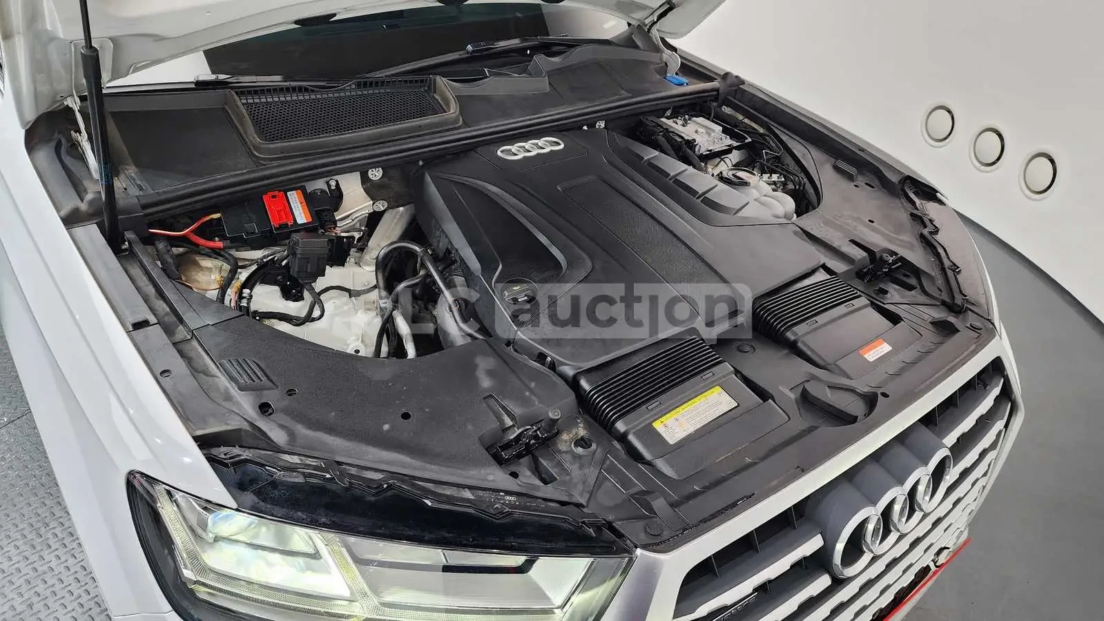 Audi Q7 PRESTIGE !ПЪЛНО ОБОРУДBАНЕ!360/PANO, снимка 5 - Автомобили и джипове - 55088420