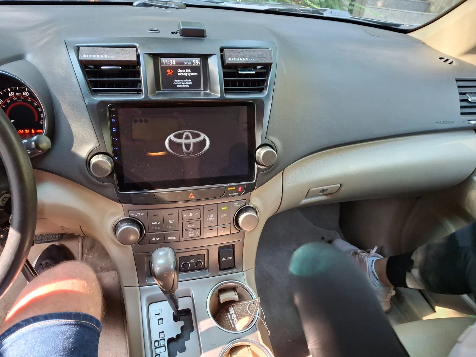 Toyota Highlander 3.5 чист бензин, снимка 7 - Автомобили и джипове - 55411837