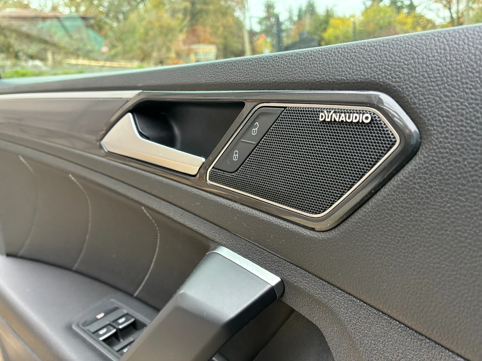 VW Tiguan, снимка 13 - Автомобили и джипове - 56524385