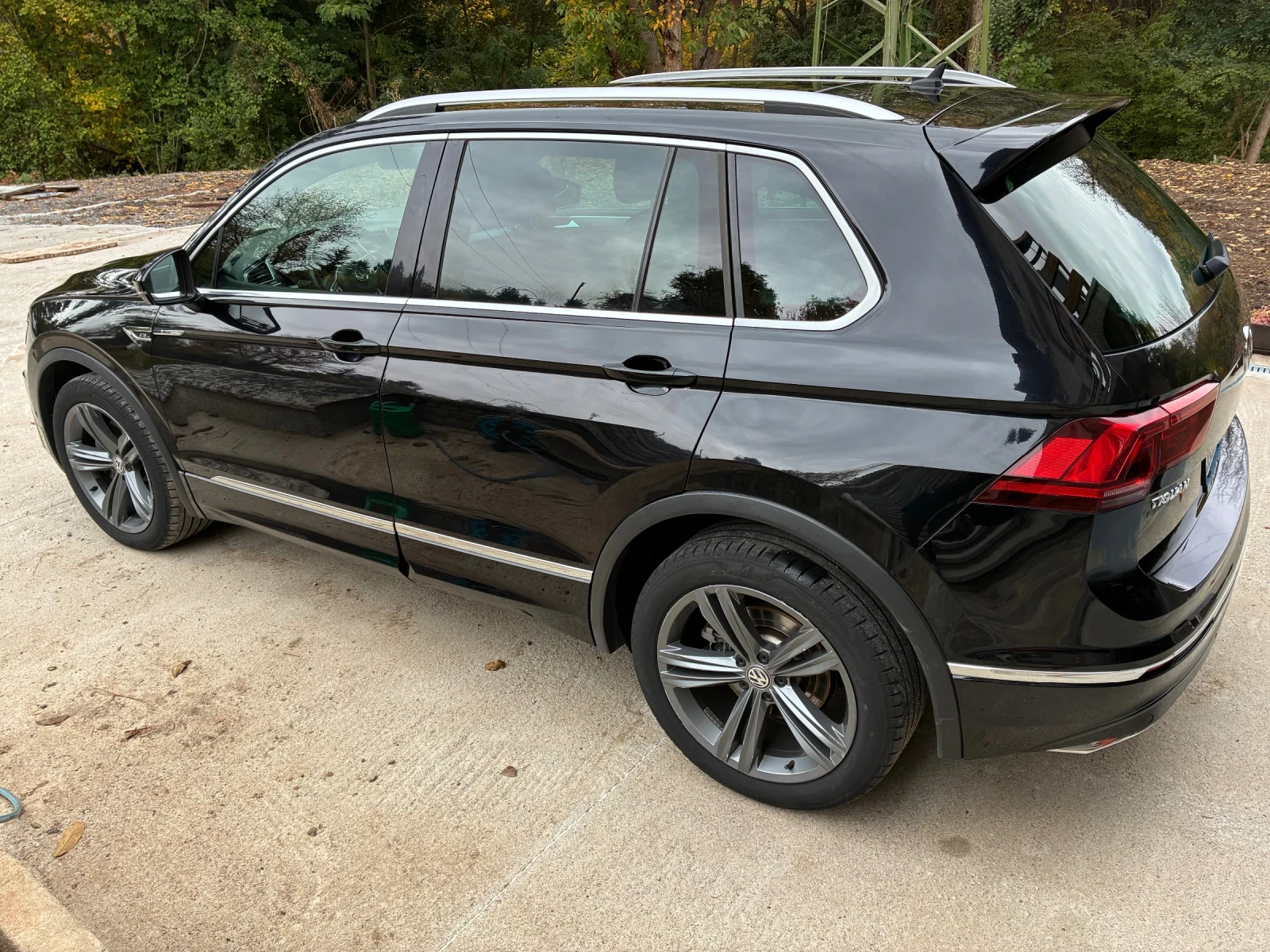 VW Tiguan, снимка 8 - Автомобили и джипове - 56524385