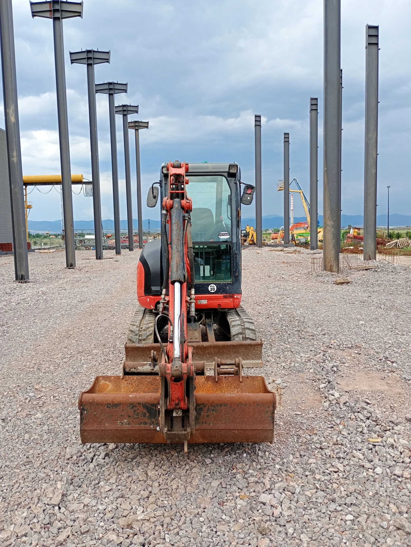 ����� Kubota U27-4 | Mobile.bg � ����������� 4