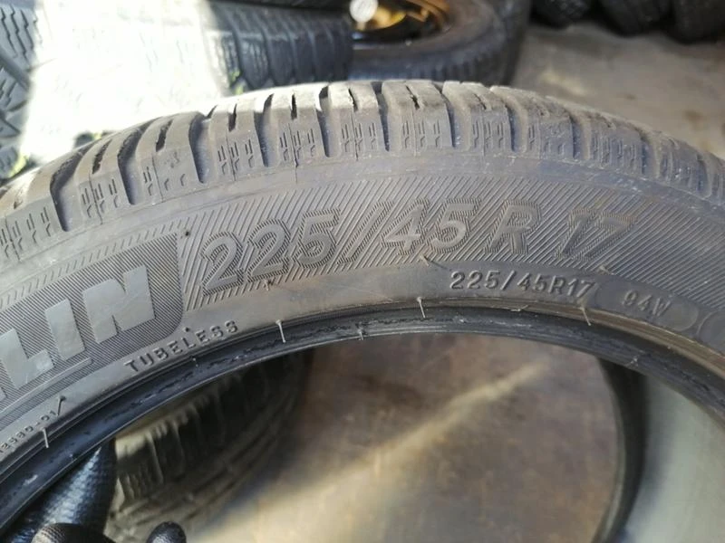 Гуми Зимни 225/45R17, снимка 11 - Гуми и джанти - 31641226