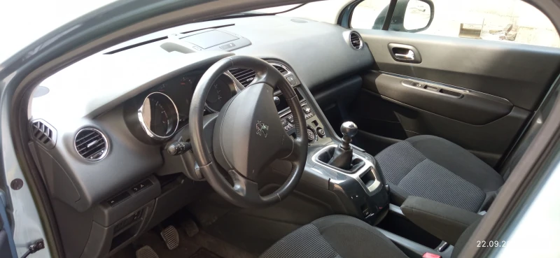 Peugeot 5008, снимка 5 - Автомобили и джипове - 48000623