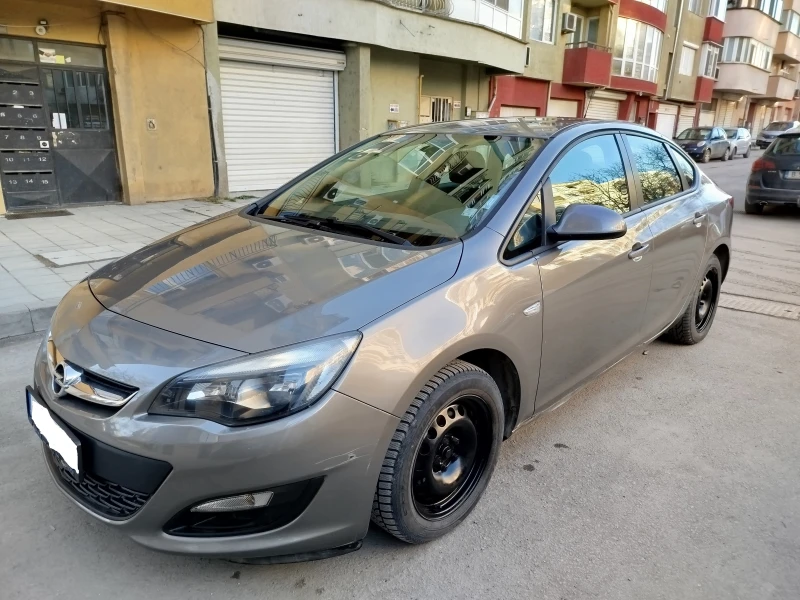 Opel Astra, снимка 2 - Автомобили и джипове - 48730648