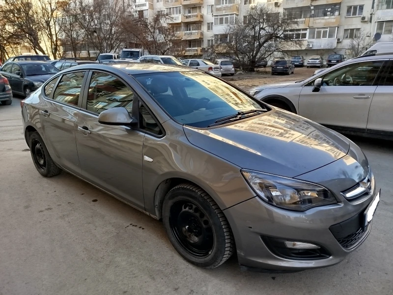 Opel Astra, снимка 1 - Автомобили и джипове - 48730648