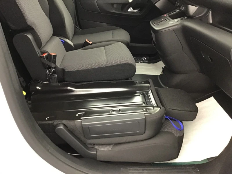 Opel Combo L1H1 AT/131HP/NAVI/CAM/110d, снимка 9 - Автомобили и джипове - 50989741