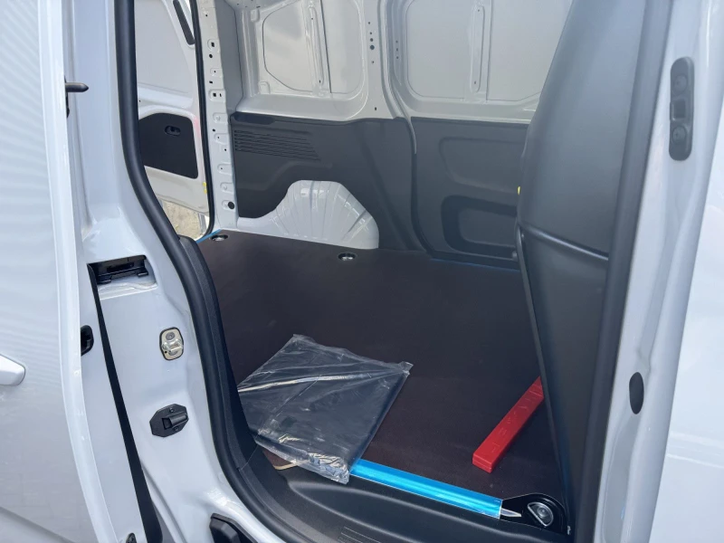 Opel Combo L1H1 AT/131HP/NAVI/CAM/110d, снимка 13 - Автомобили и джипове - 50989741