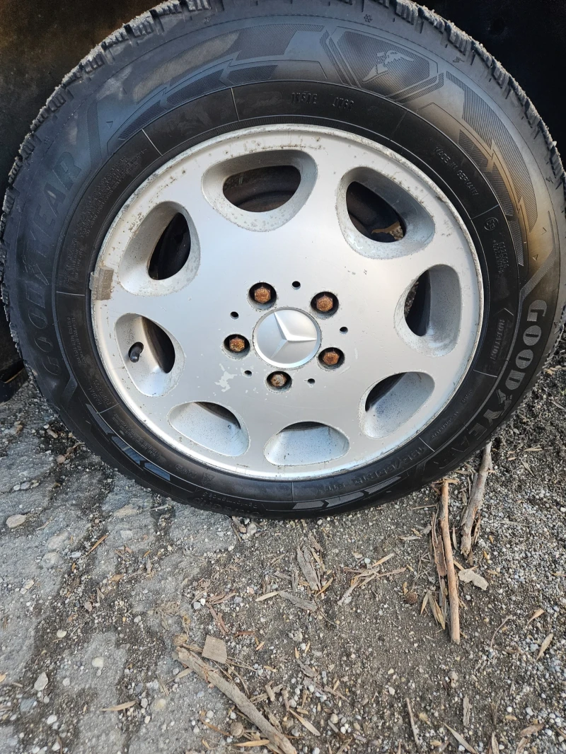 Mercedes-Benz 124, снимка 13 - Автомобили и джипове - 52301881