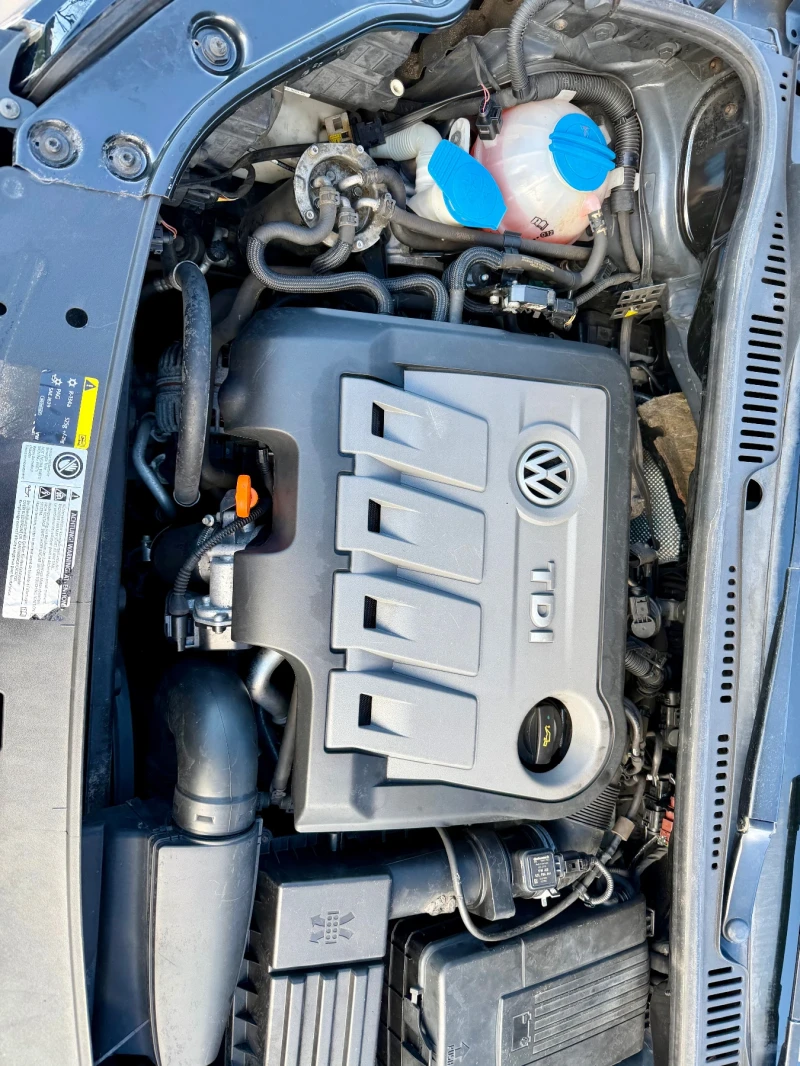 VW Touran 1.6-105k 6+ 1 TOP, снимка 12 - Автомобили и джипове - 53108374