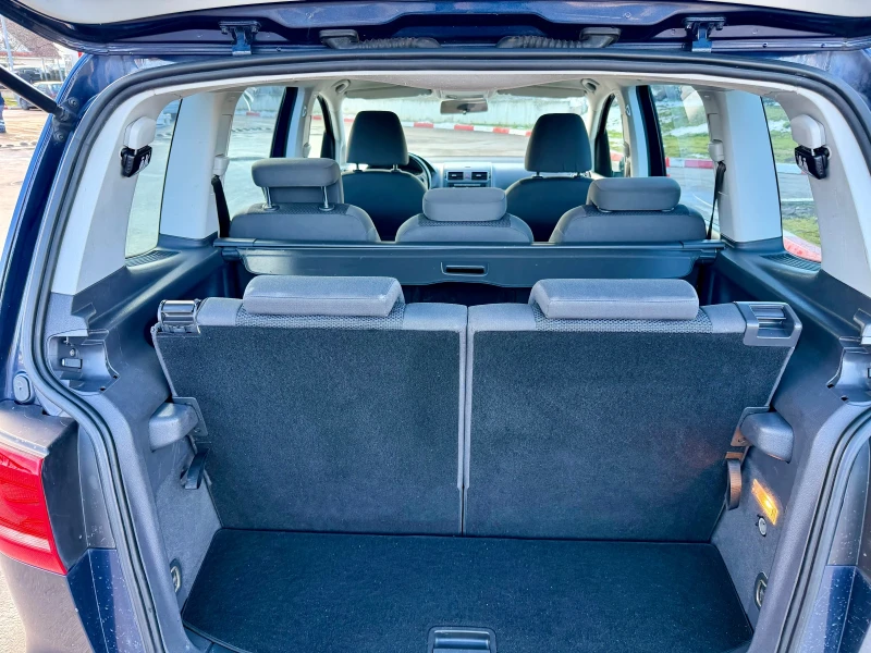 VW Touran 1.6-105k 6+ 1 TOP, снимка 11 - Автомобили и джипове - 53108374
