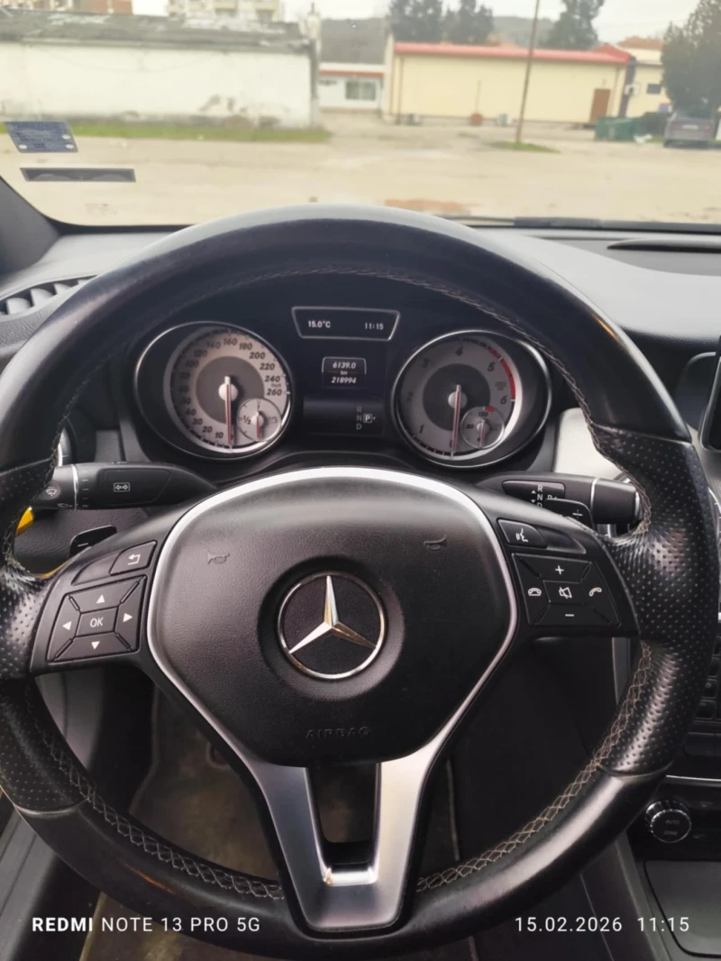 Mercedes-Benz CLA 220, снимка 8 - Автомобили и джипове - 53496386