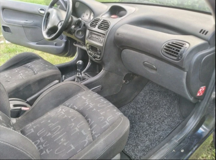 Peugeot 206 Хечбег - изображение 5