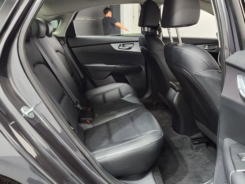 Kia K3 1.6 Automatic, снимка 16 - Автомобили и джипове - 55585775