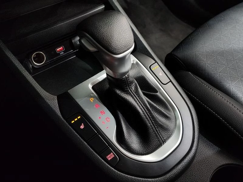 Kia K3 1.6 Automatic, снимка 11 - Автомобили и джипове - 55585775