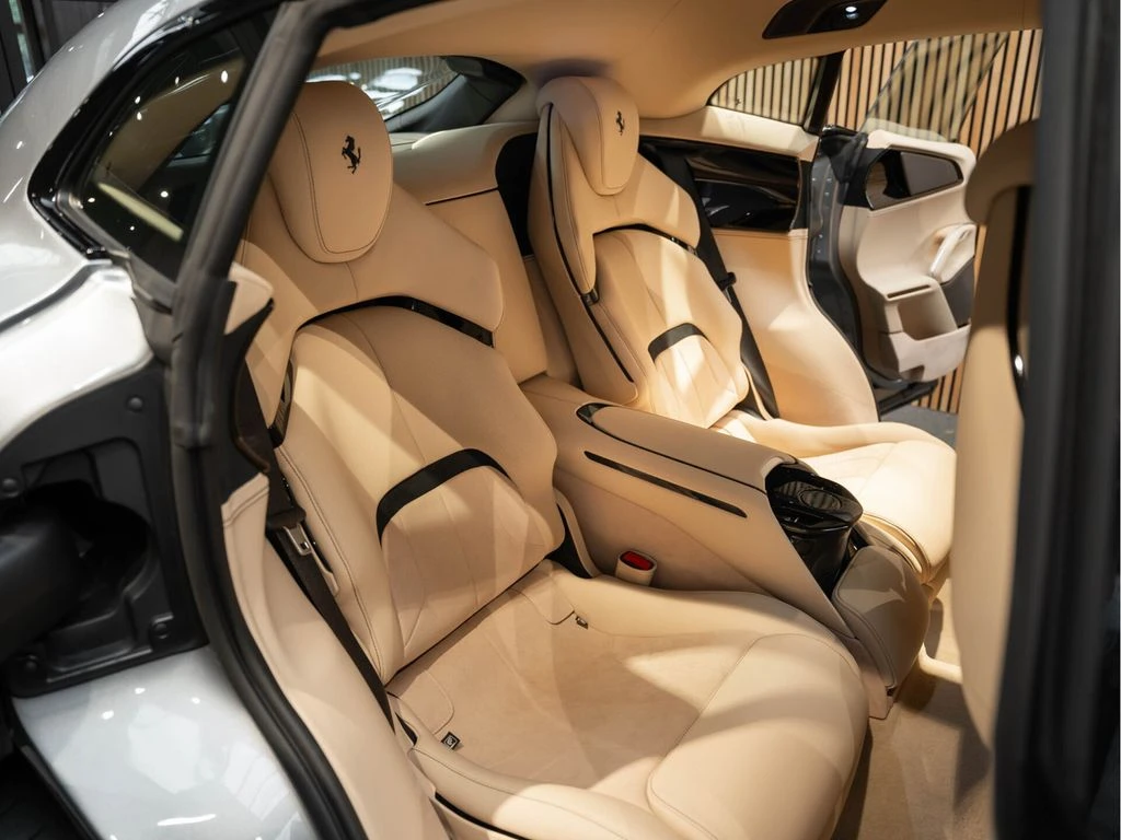 Ferrari Purosangue V12 Carbon Grigio Titanio | Mobile.bg   12