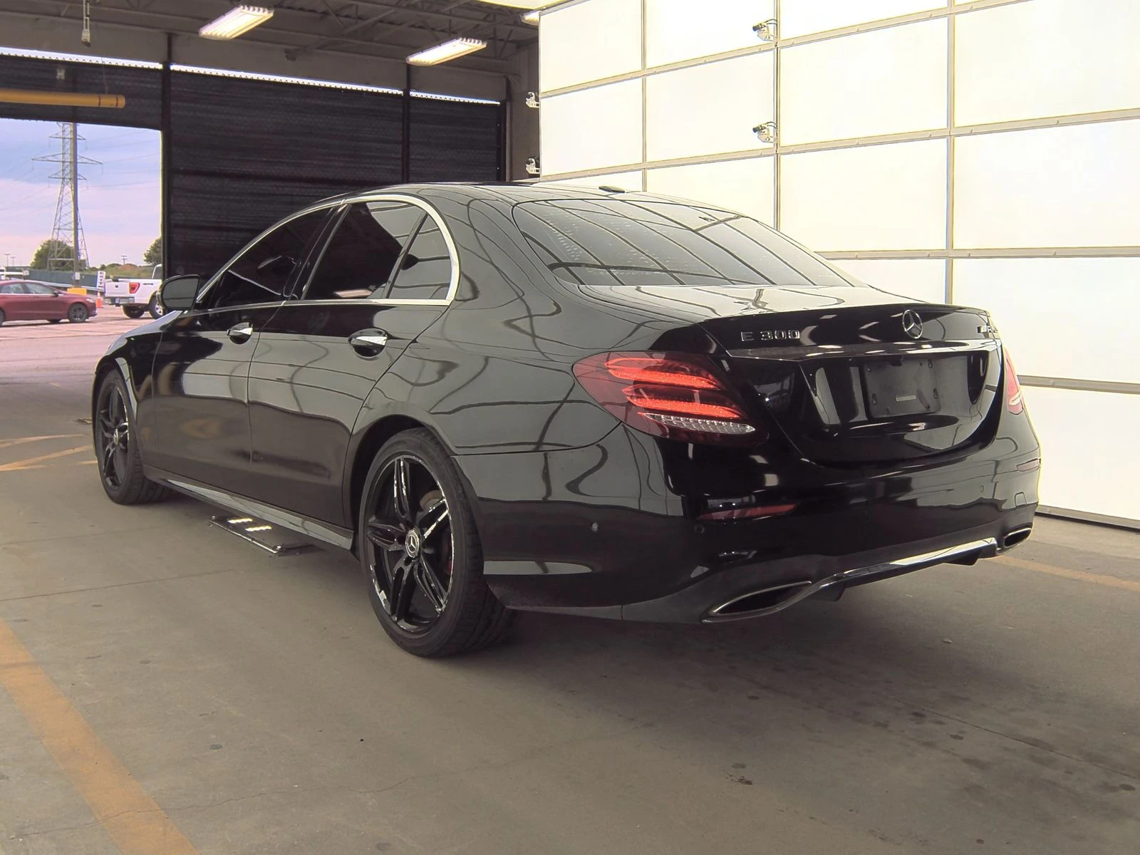 Mercedes-Benz E 300 * AMG* burmester* Parking Assist*  - изображение 7