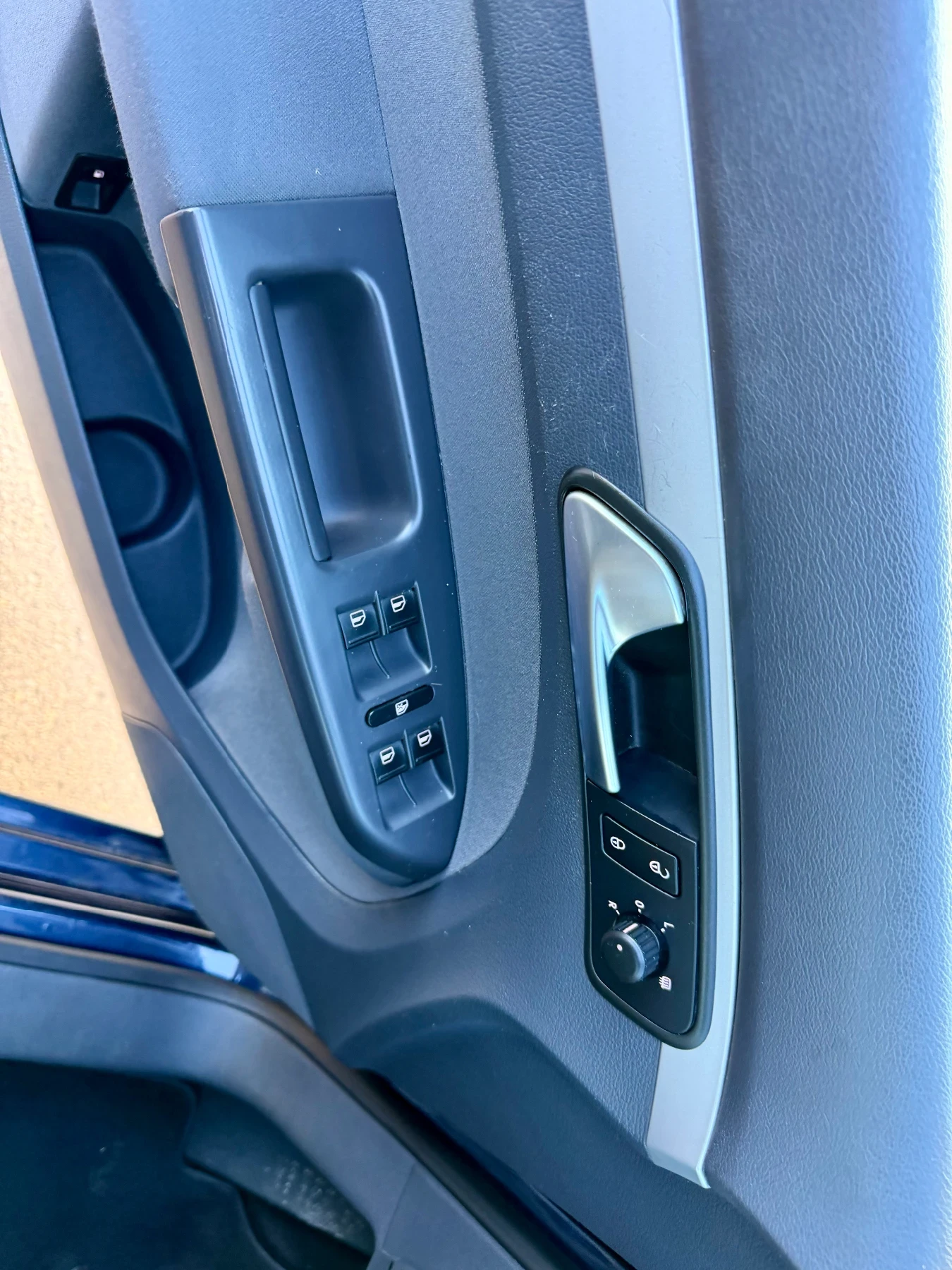 VW Touran 1.6-105k 6+ 1 TOP - изображение 9