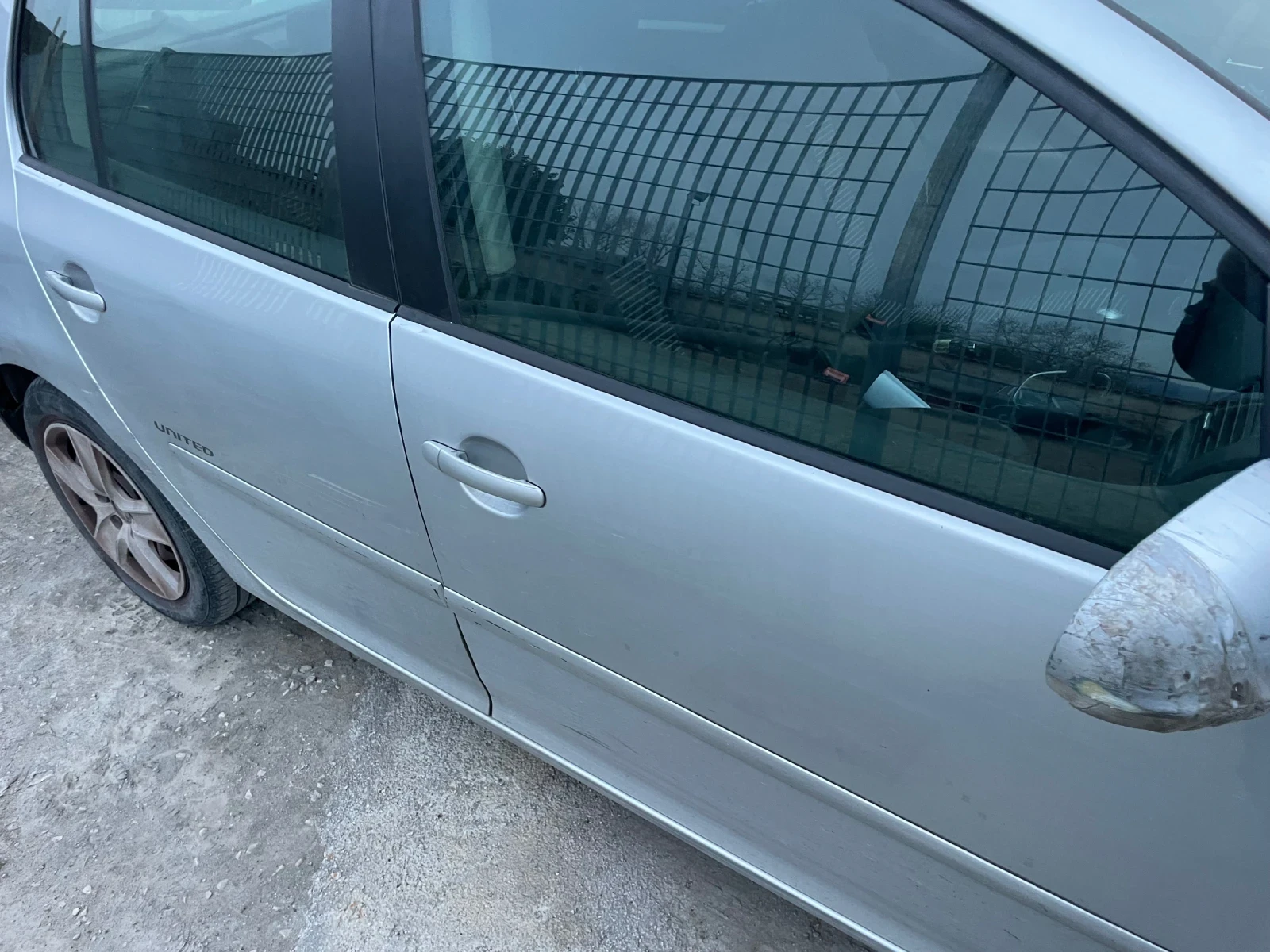 VW Golf 1.6 5P Comfortline (75 kW) БЕНЗИН + ГАЗ, снимка 8 - Автомобили и джипове - 53834852