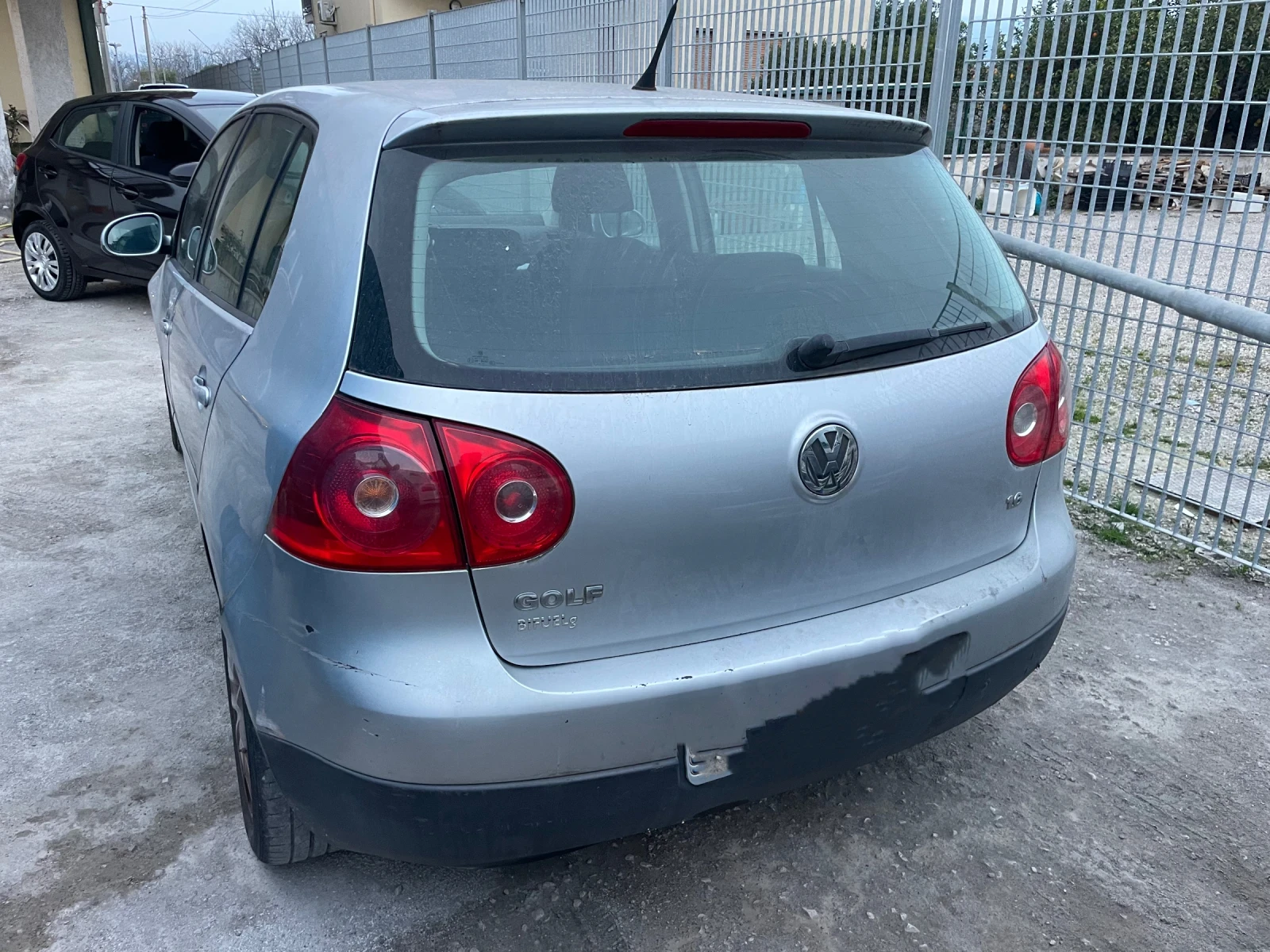 VW Golf 1.6 5P Comfortline (75 kW) БЕНЗИН + ГАЗ, снимка 3 - Автомобили и джипове - 53834852