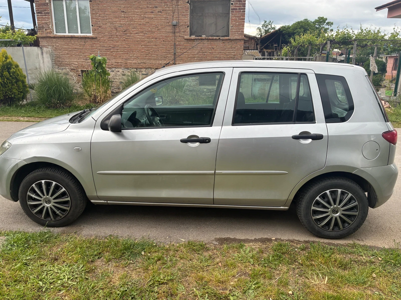 Mazda 2 1250 куб.см. 75к.с. 2005г., снимка 3 - Автомобили и джипове - 54601735