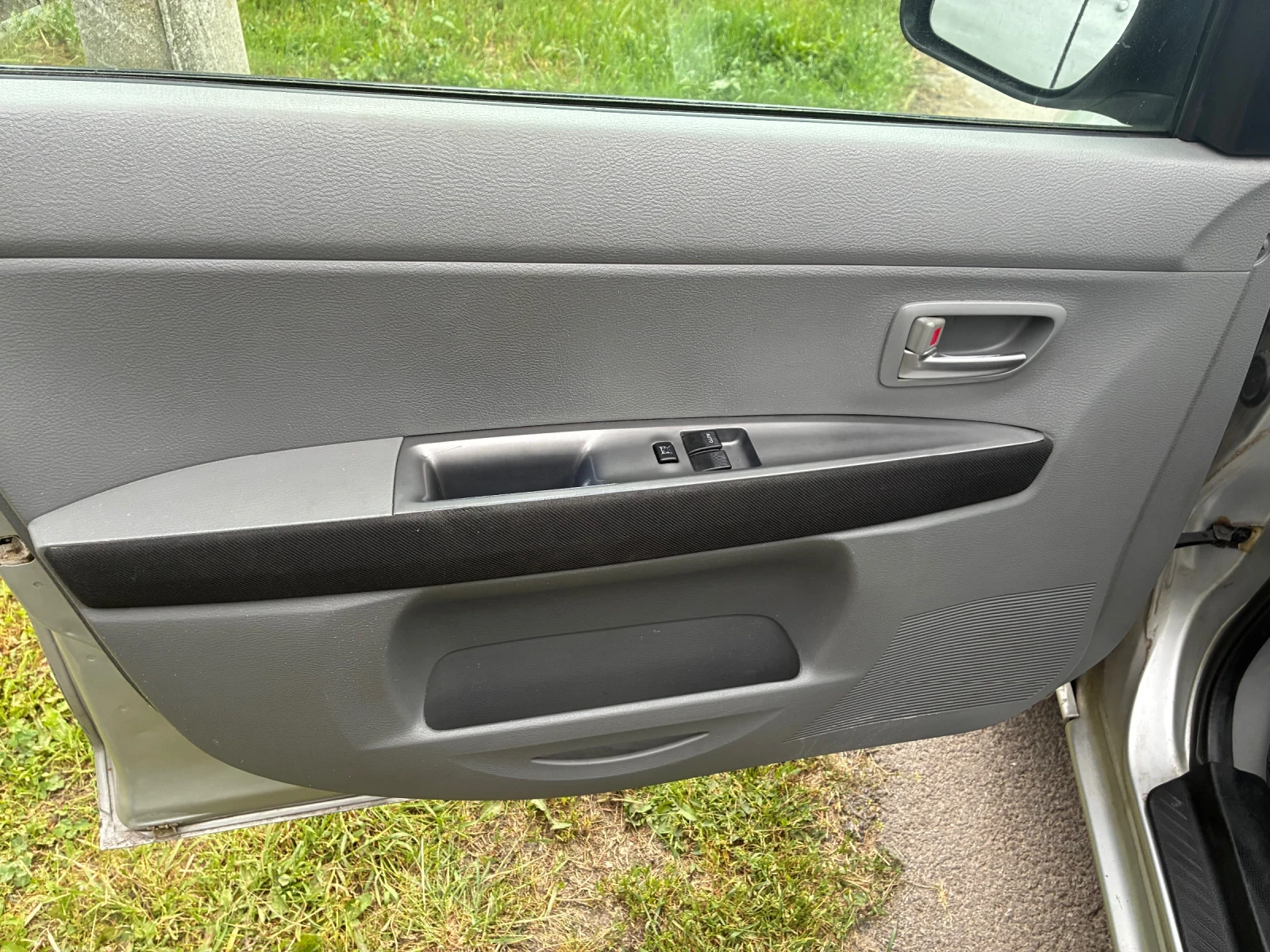Mazda 2 1250 куб.см. 75к.с. 2005г., снимка 8 - Автомобили и джипове - 54601735