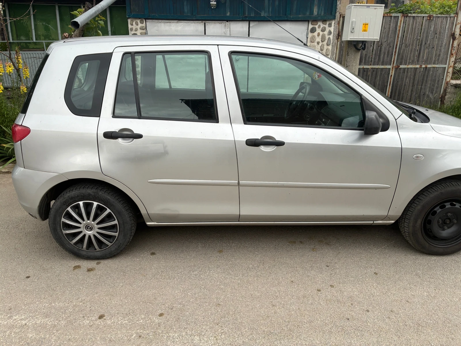Mazda 2 1250 куб.см. 75к.с. 2005г., снимка 4 - Автомобили и джипове - 54601735
