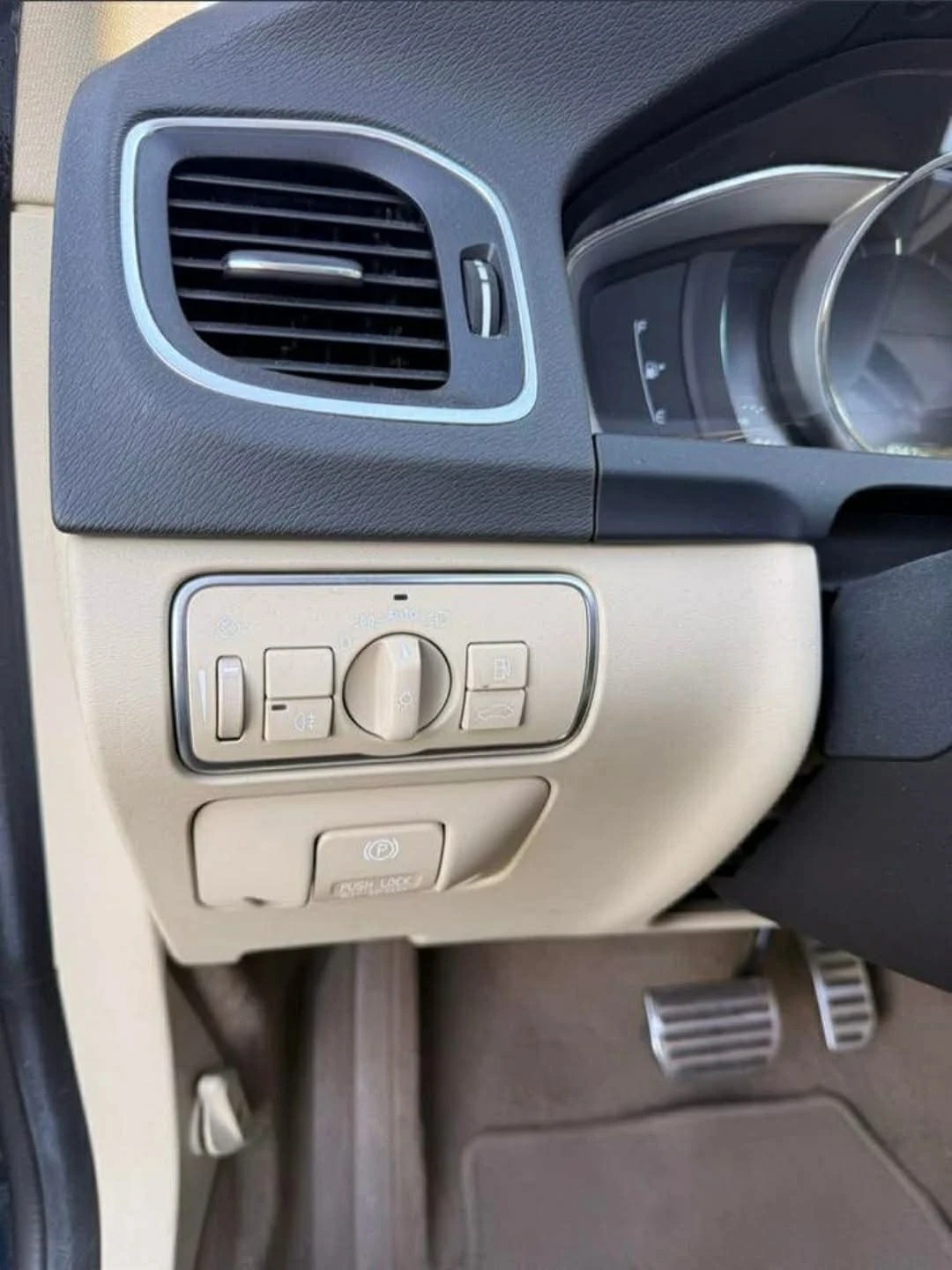 Volvo V60 4x4, Плъгин Хибрид, Premium, снимка 10 - Автомобили и джипове - 54648139