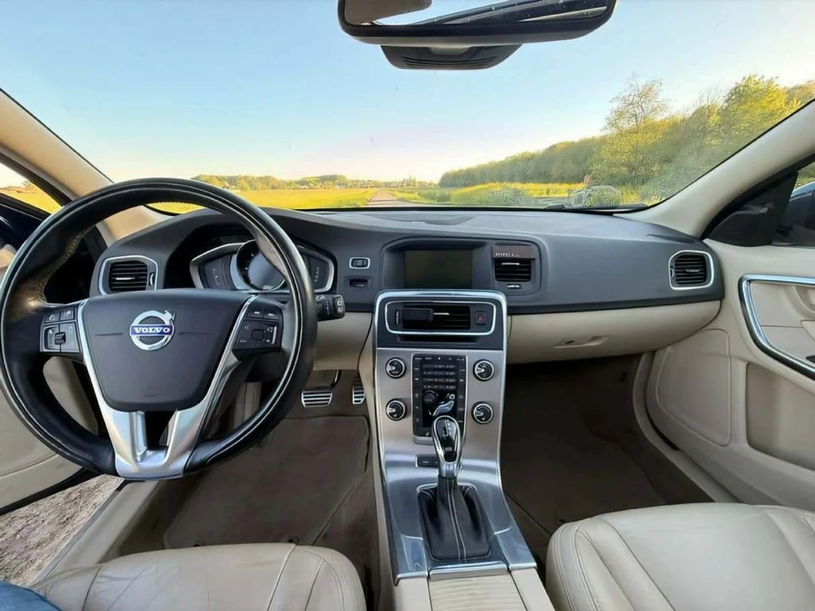 Volvo V60 4x4, Плъгин Хибрид, Premium, снимка 8 - Автомобили и джипове - 54648139
