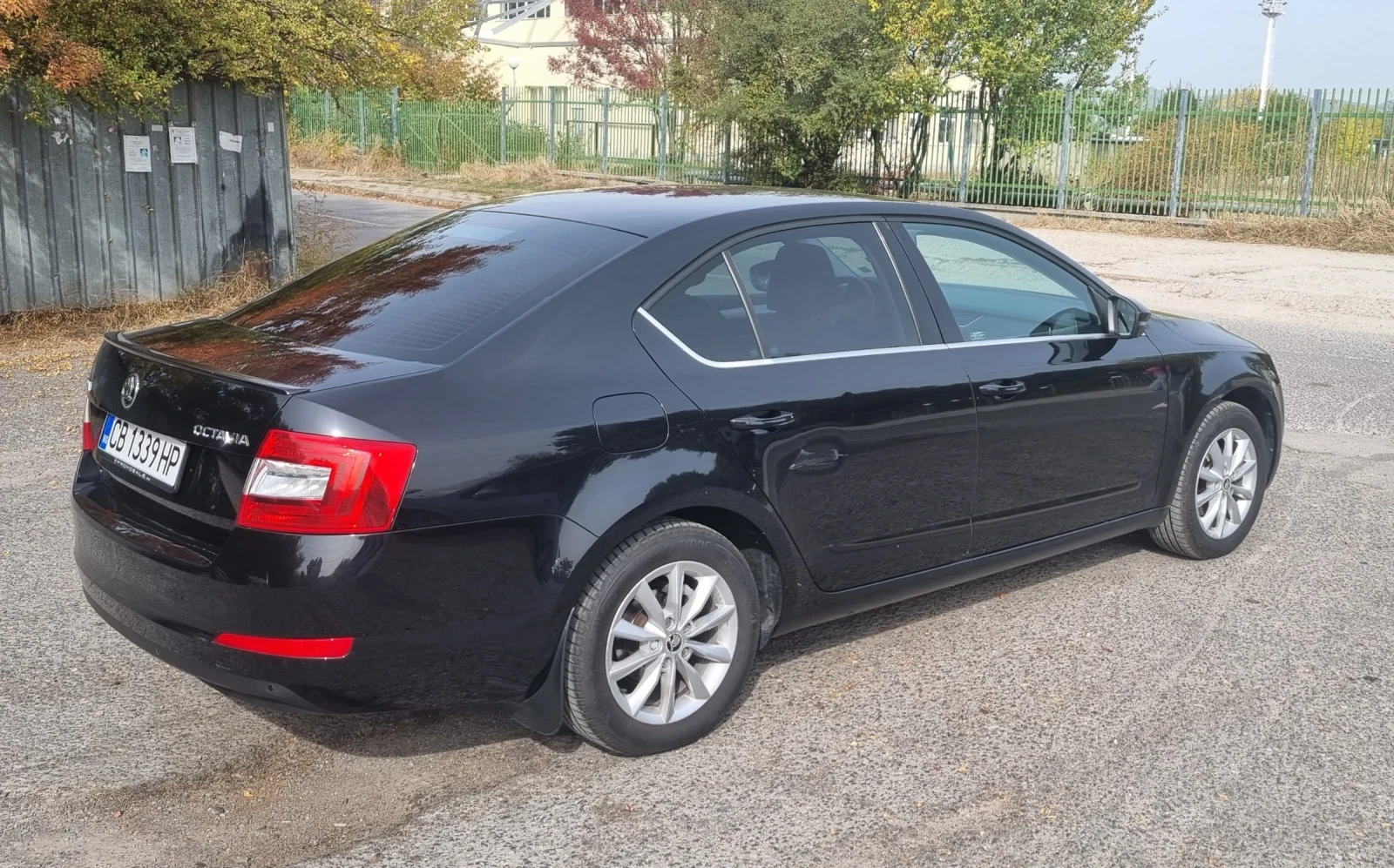Skoda Octavia 1.6, снимка 4 - Автомобили и джипове - 54956902