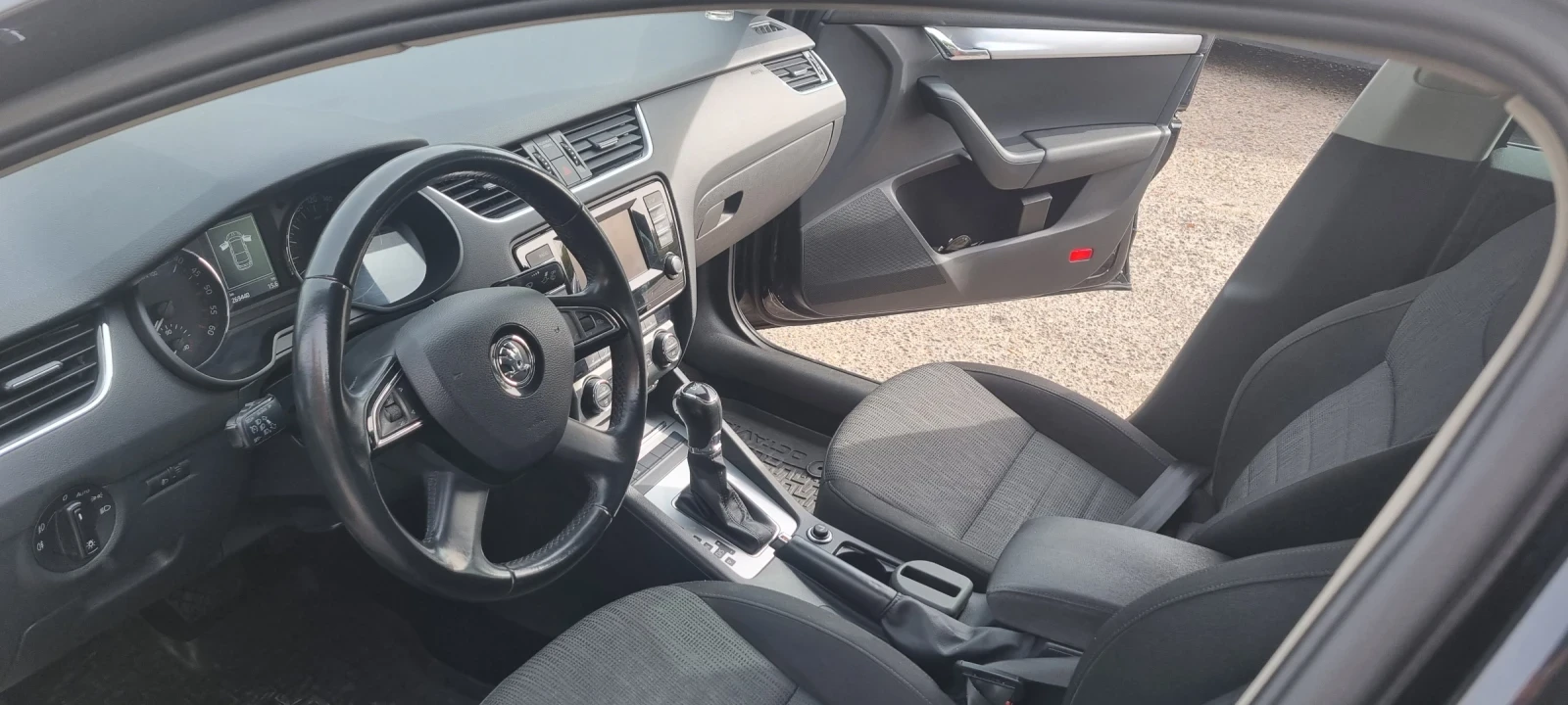 Skoda Octavia 1.6, снимка 6 - Автомобили и джипове - 54956902