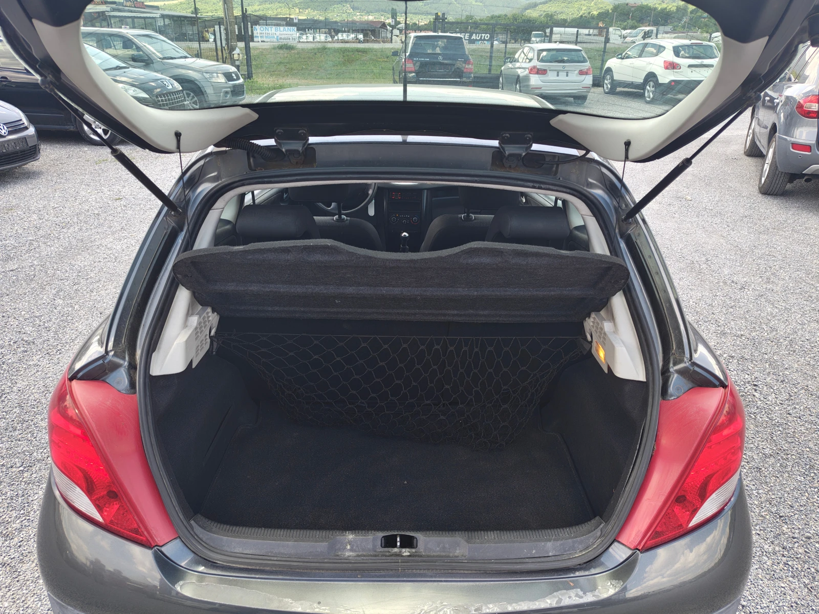 Peugeot 207 1.4 HDI, снимка 9 - Автомобили и джипове - 54978853