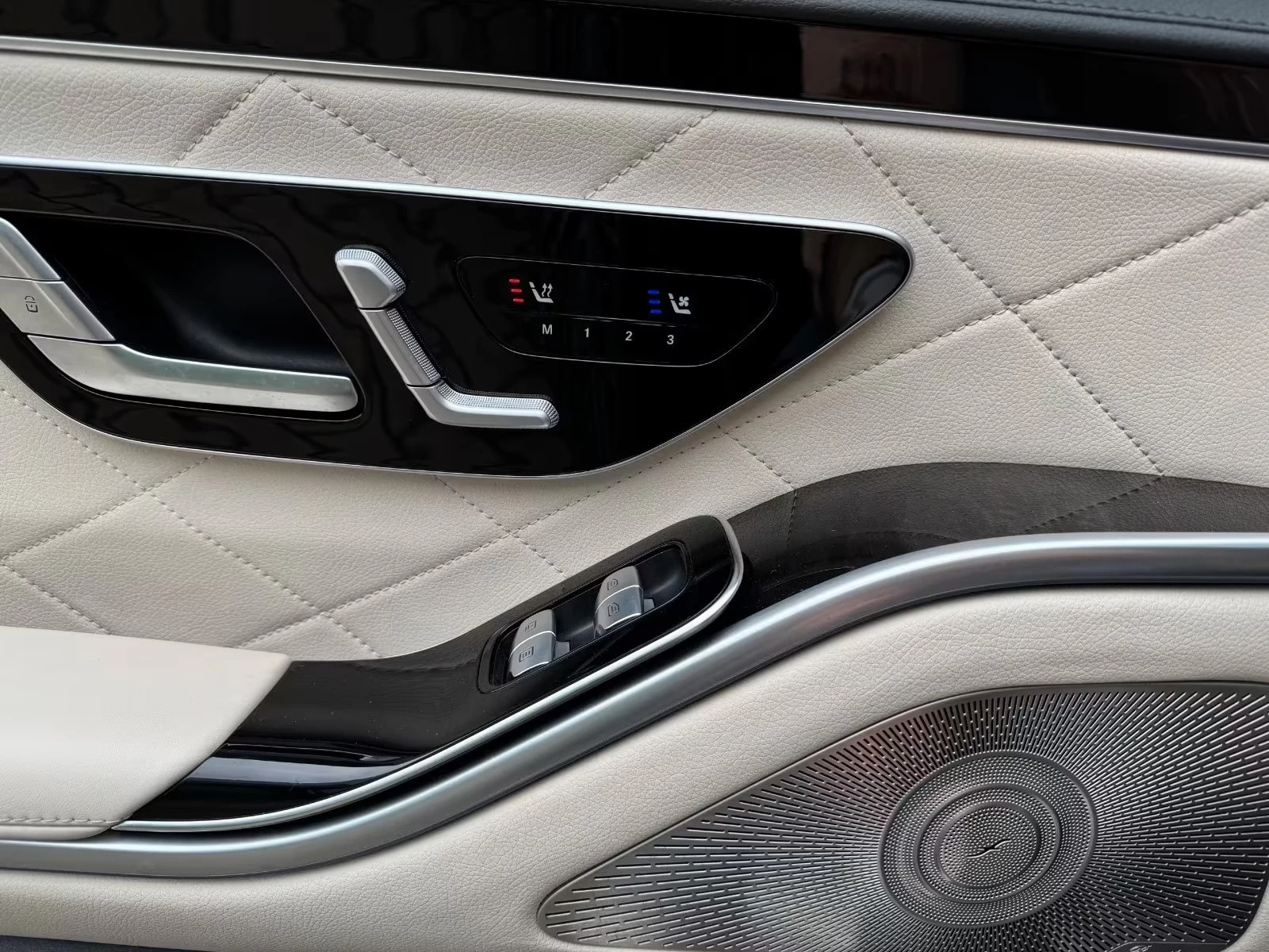 Mercedes-Benz S 400 AMG/ 4 MATIC/ LONG / BURM / HUD / PANO/ SOFT CLOSE, снимка 8 - Автомобили и джипове - 55144261