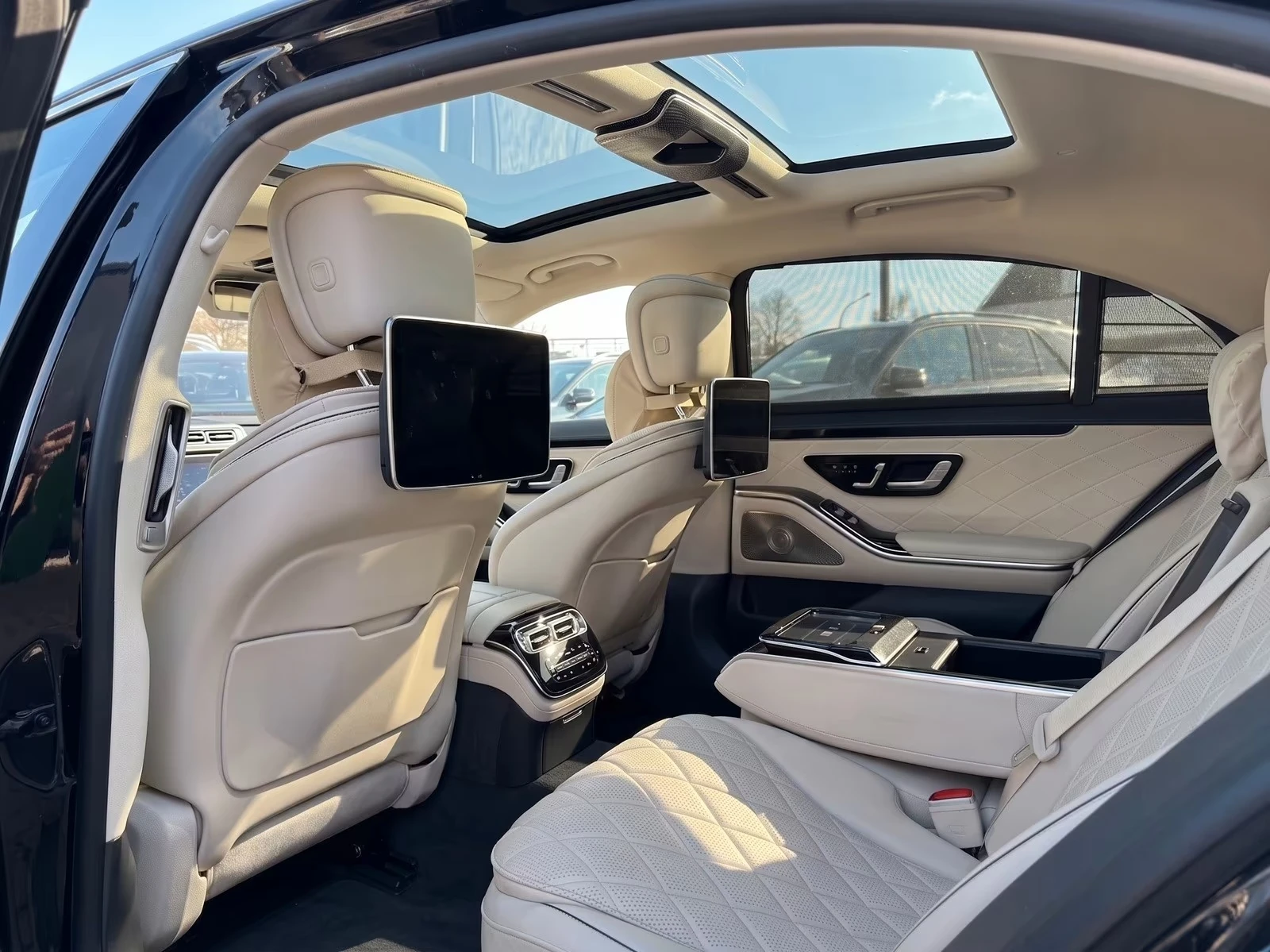 Mercedes-Benz S 400 AMG/ 4 MATIC/ LONG / BURM / HUD / PANO/ SOFT CLOSE, снимка 13 - Автомобили и джипове - 55144261