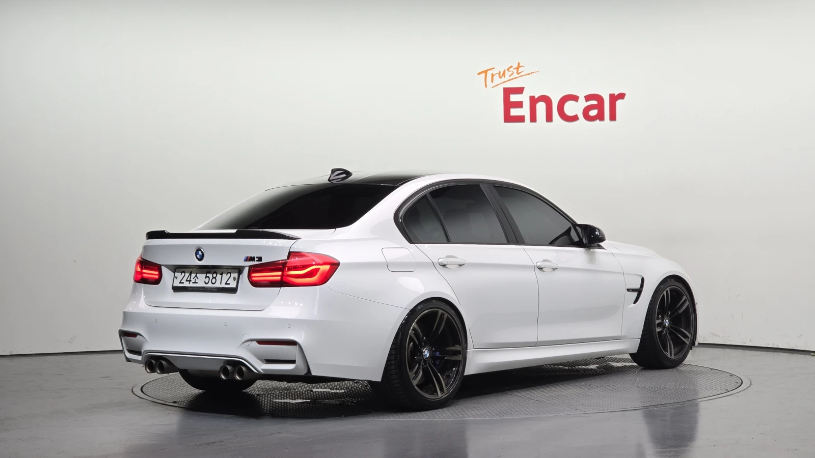 BMW M3 HUD* ПОДГРЕВ ВОЛАН* КРАЙНА ЦЕНА, снимка 2 - Автомобили и джипове - 55348769