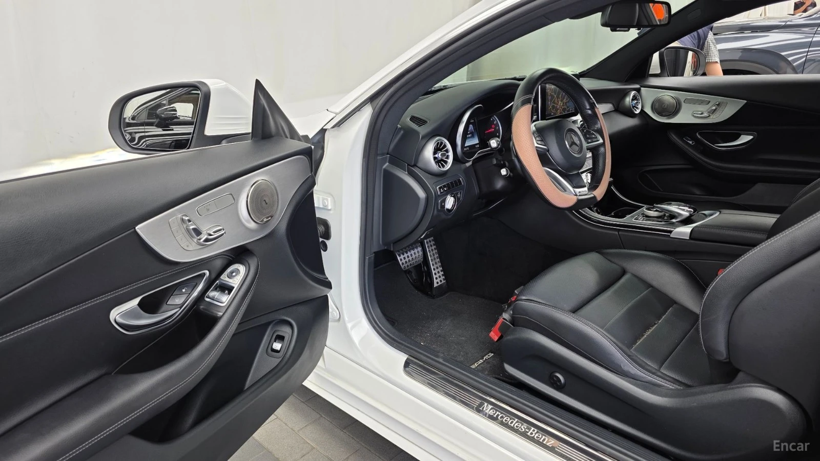 Mercedes-Benz C 200 AMG* COUPE* ПОДГРЕВ* ПАНО, снимка 9 - Автомобили и джипове - 55614624