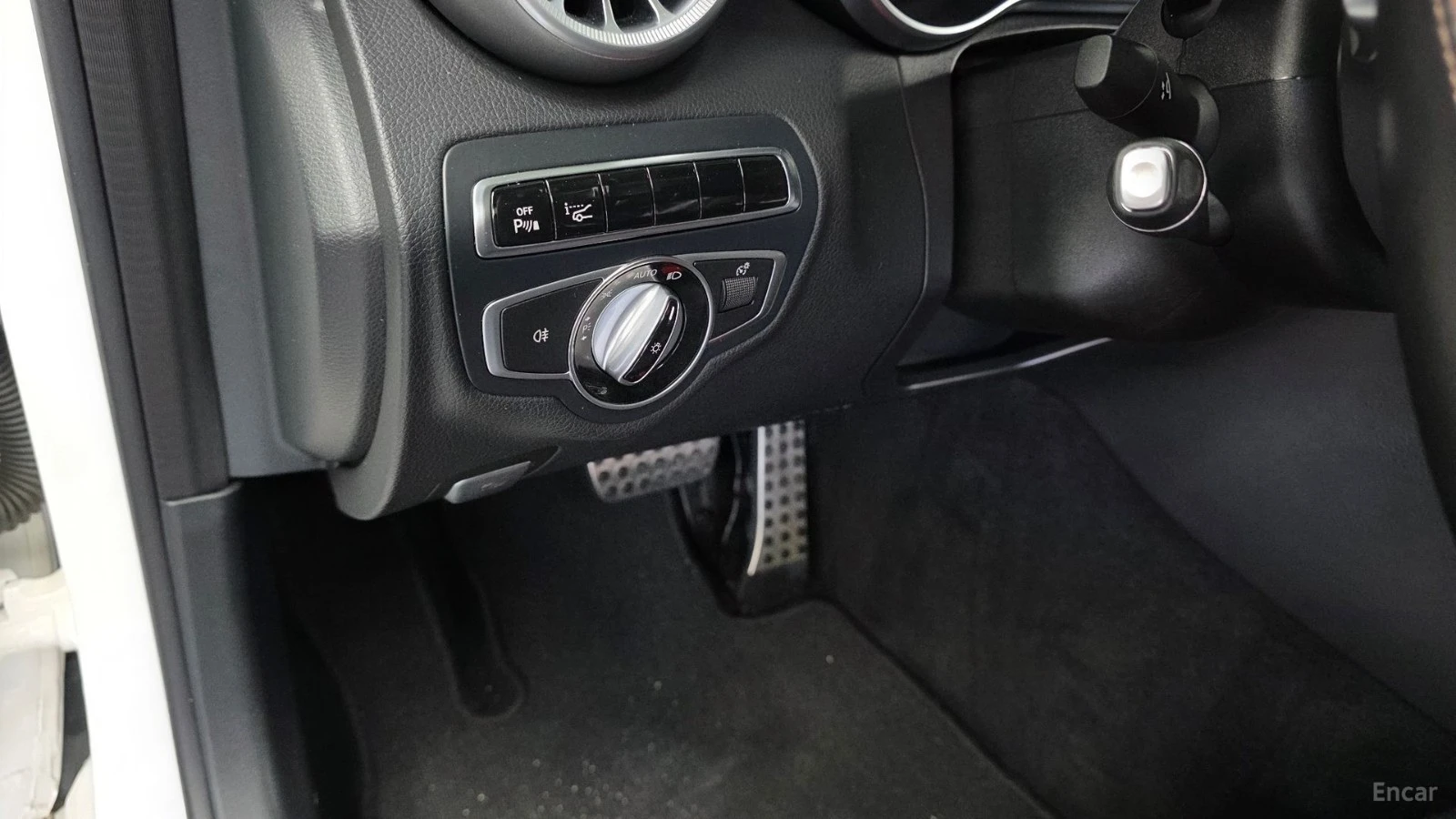 Mercedes-Benz C 200 AMG* COUPE* ПОДГРЕВ* ПАНО, снимка 16 - Автомобили и джипове - 55614624