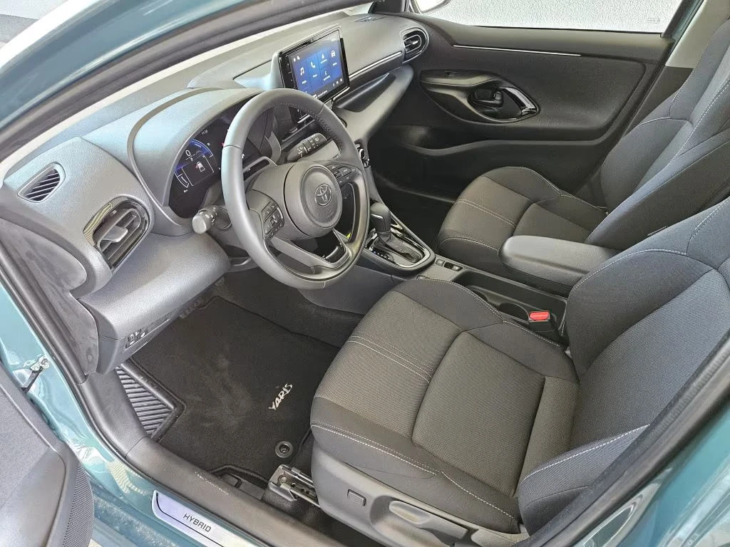 Toyota Yaris НОВ/HEV/116HP/TEAM-PLAYER/CAM/ACC/CPLAY/KLESS/652q, снимка 4 - Автомобили и джипове - 55831672
