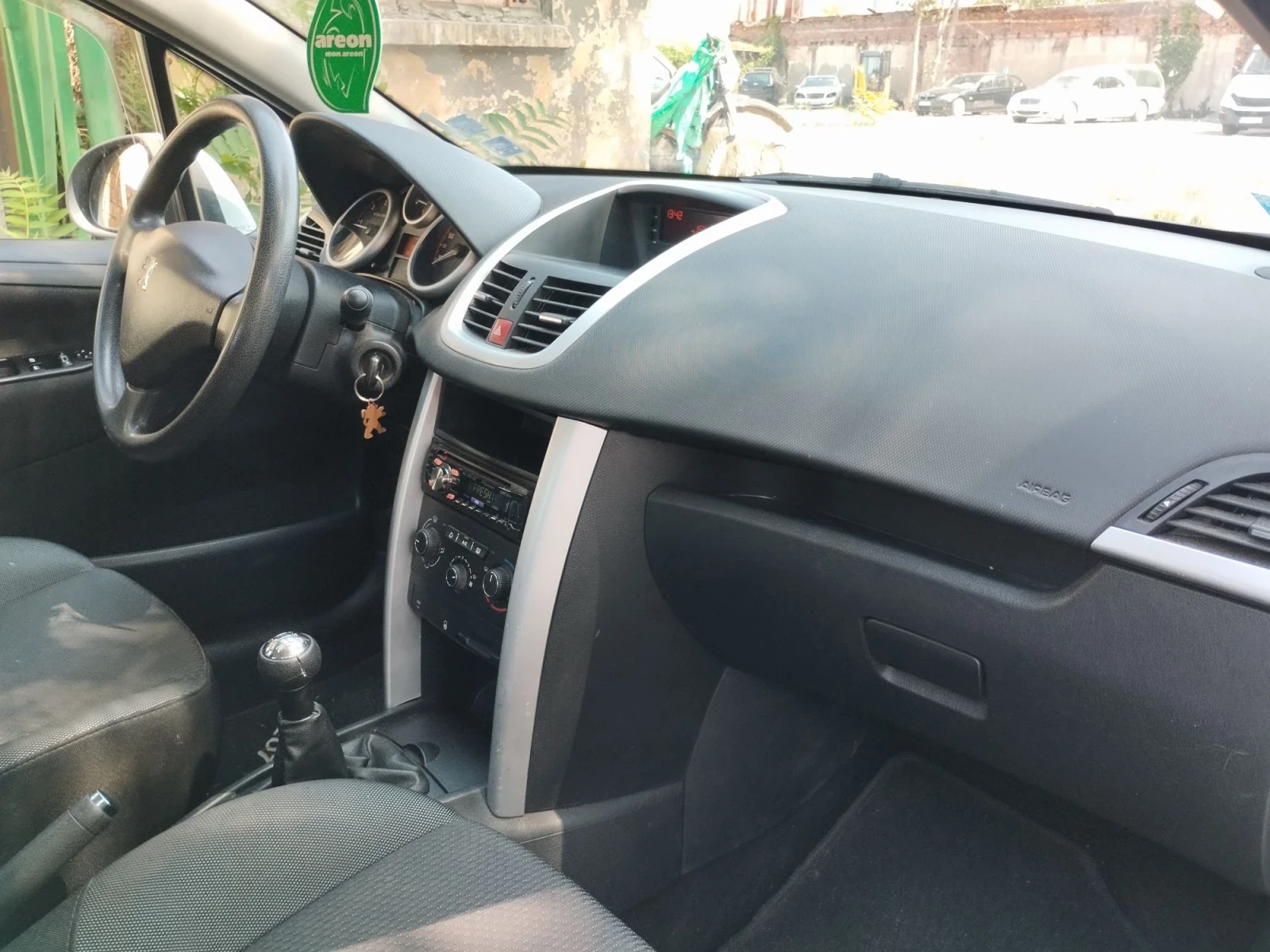 Peugeot 207 1.4HDI EURO 5A , снимка 11 - Автомобили и джипове - 55892343
