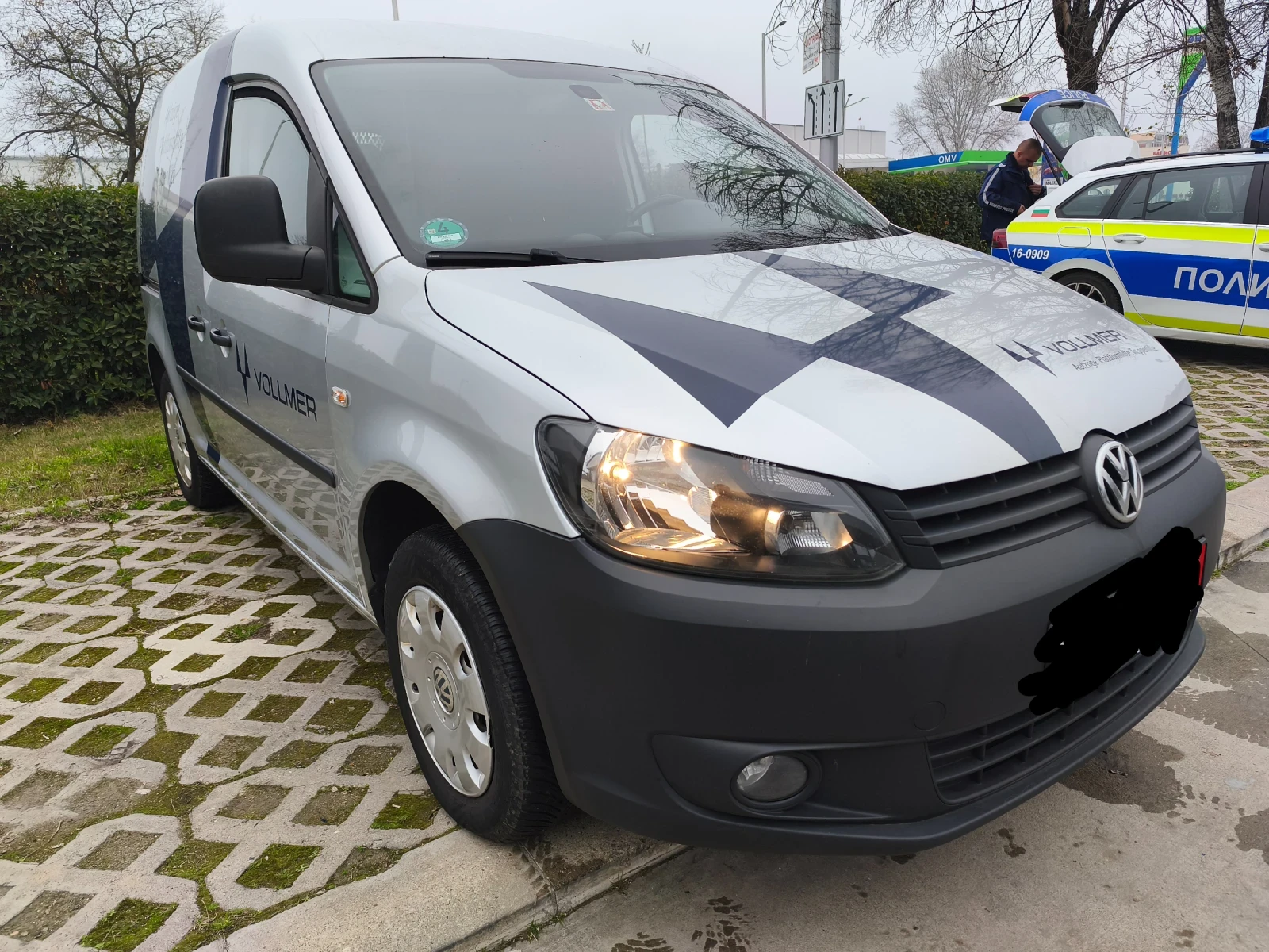VW Caddy 1.6 TDi, снимка 3 - Автомобили и джипове - 55957979