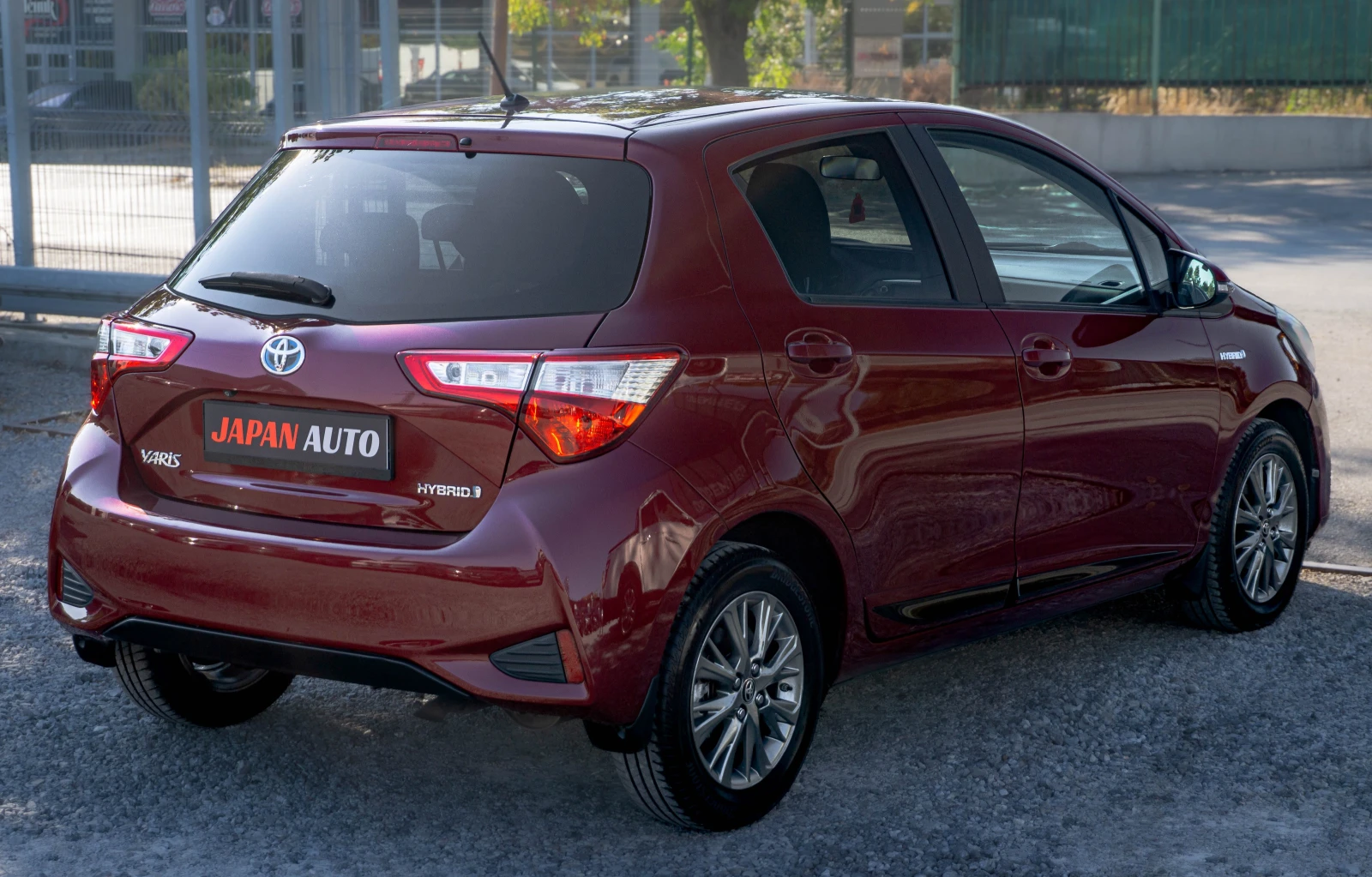 Toyota Yaris 1.5 Hybrid ТОП!!! С ГАРАНЦИЯ! , снимка 4 - Автомобили и джипове - 56092316