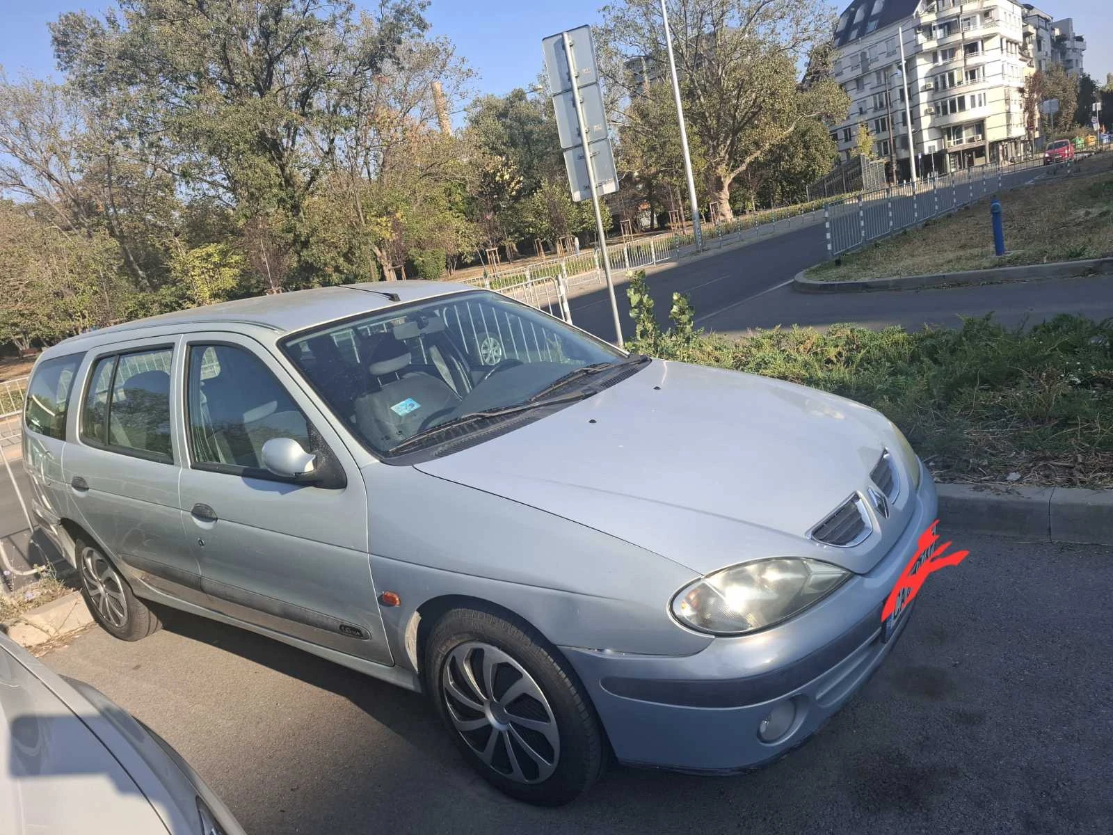 Renault Megane 1.6, снимка 2 - Автомобили и джипове - 56220614