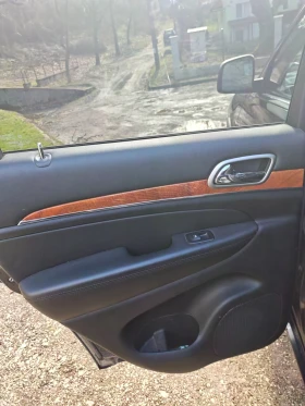 Jeep Grand cherokee Overland 5.7, снимка 7 - Автомобили и джипове - 53648624