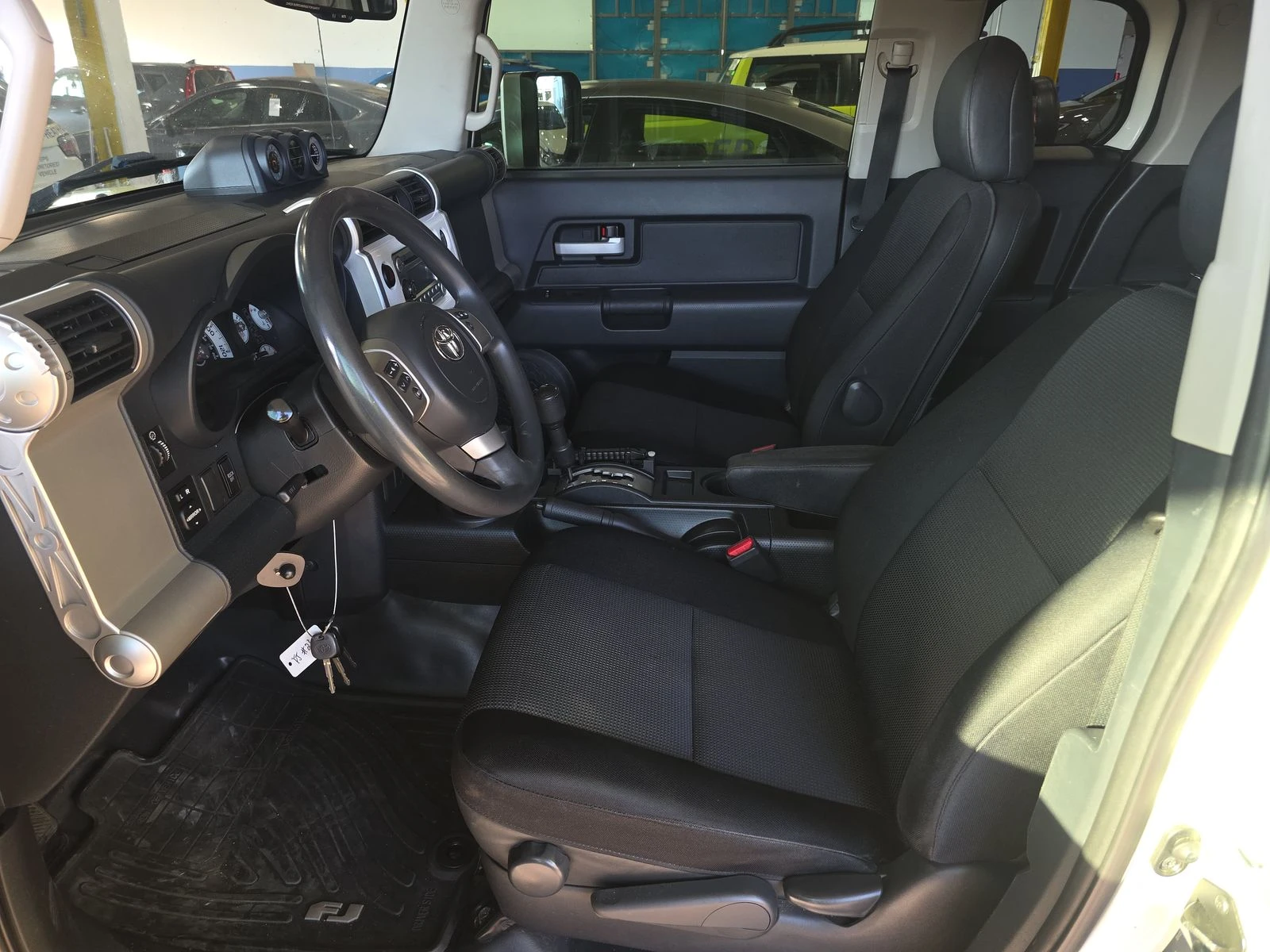 Toyota Fj cruiser 2012 Toyota FJ Cruiser wRear Doors | Mobile.bg   9