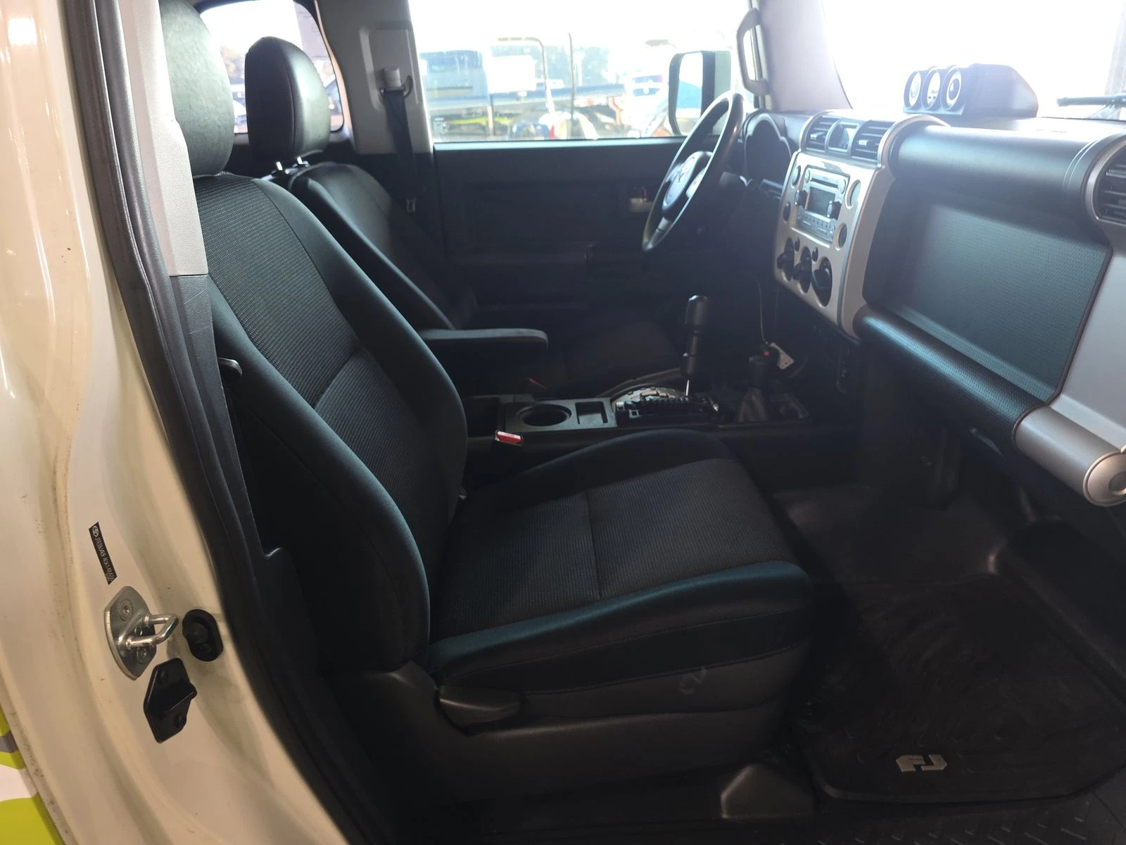 Toyota Fj cruiser 2012 Toyota FJ Cruiser wRear Doors | Mobile.bg   13