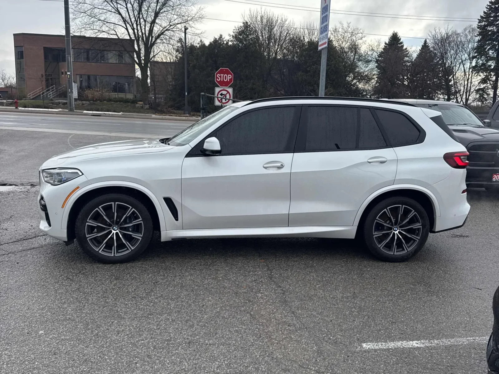 BMW X5 40i xDrive * LASER* HARMAN/KARDON* HEAD-UP* 360* , снимка 3 - Автомобили и джипове - 53815062
