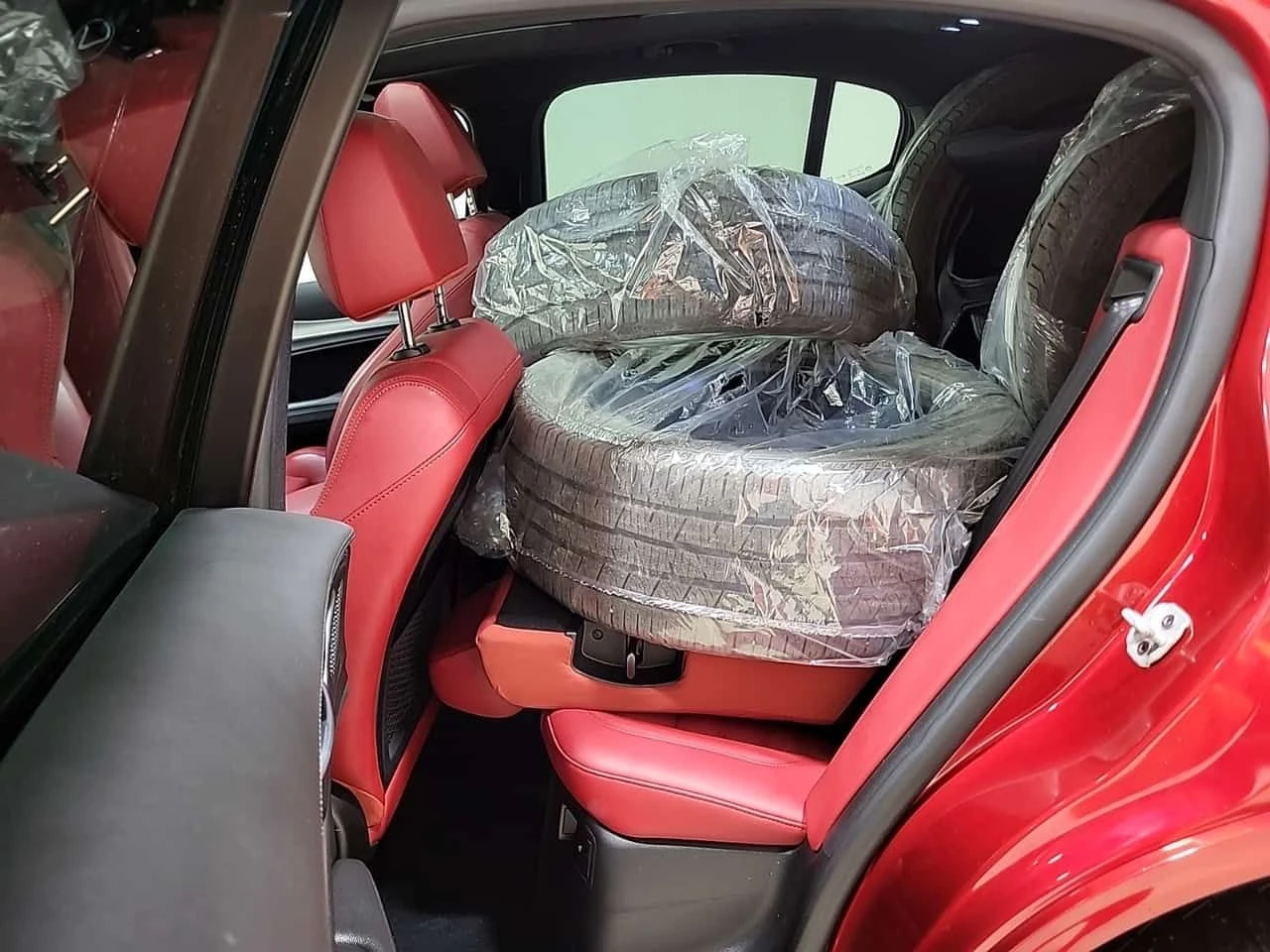Alfa Romeo Stelvio * VELOCE * CARFAX * ЦЕНА ДО БГ, снимка 11 - Автомобили и джипове - 54729481