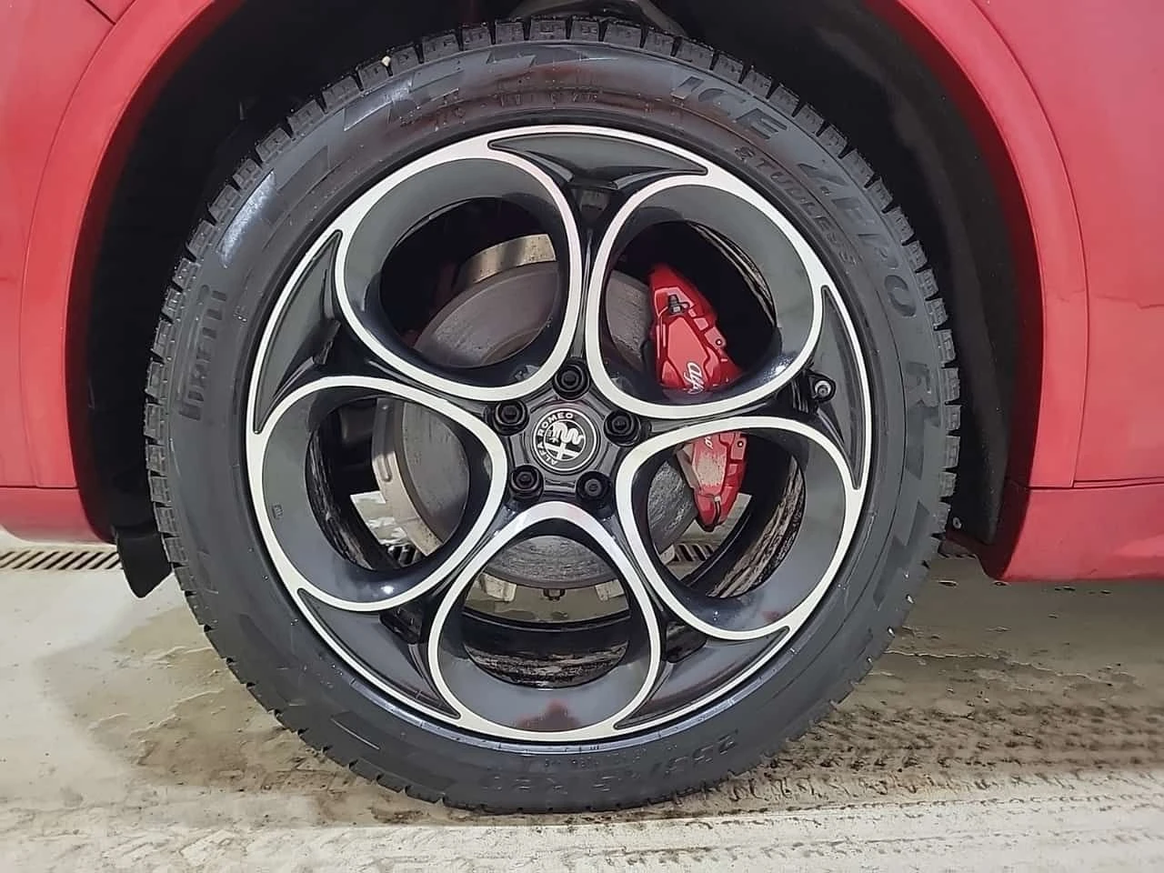 Alfa Romeo Stelvio * VELOCE * CARFAX * ЦЕНА ДО БГ, снимка 14 - Автомобили и джипове - 54729481