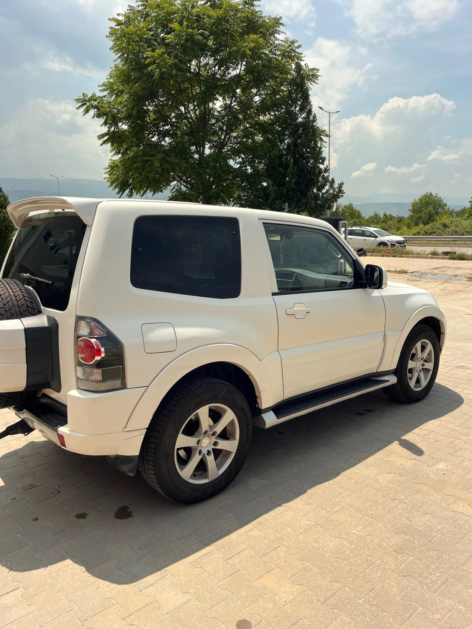 Mitsubishi Pajero 3.2 D , снимка 3 - Автомобили и джипове - 54805197