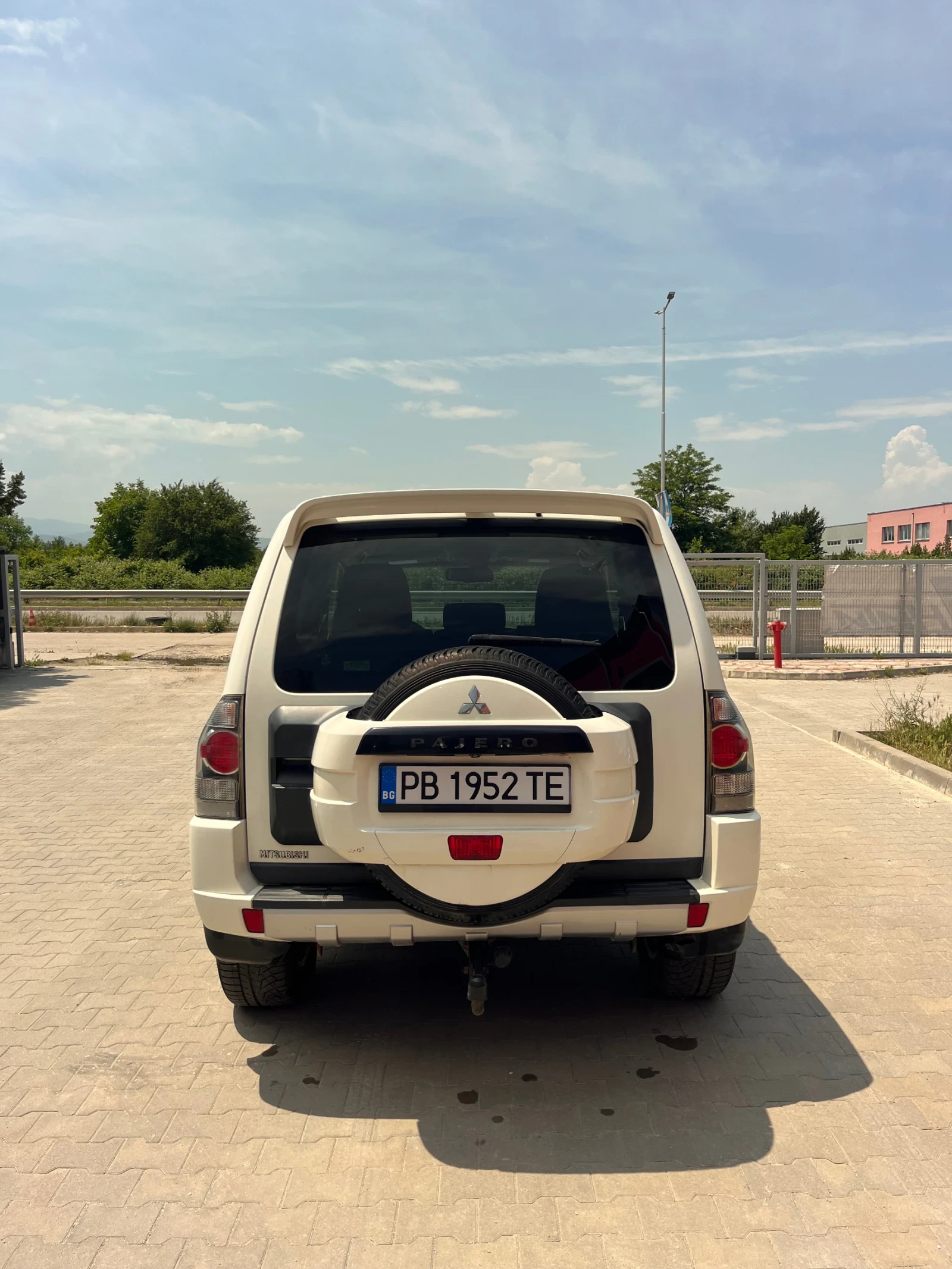 Mitsubishi Pajero 3.2 D , снимка 4 - Автомобили и джипове - 54805197